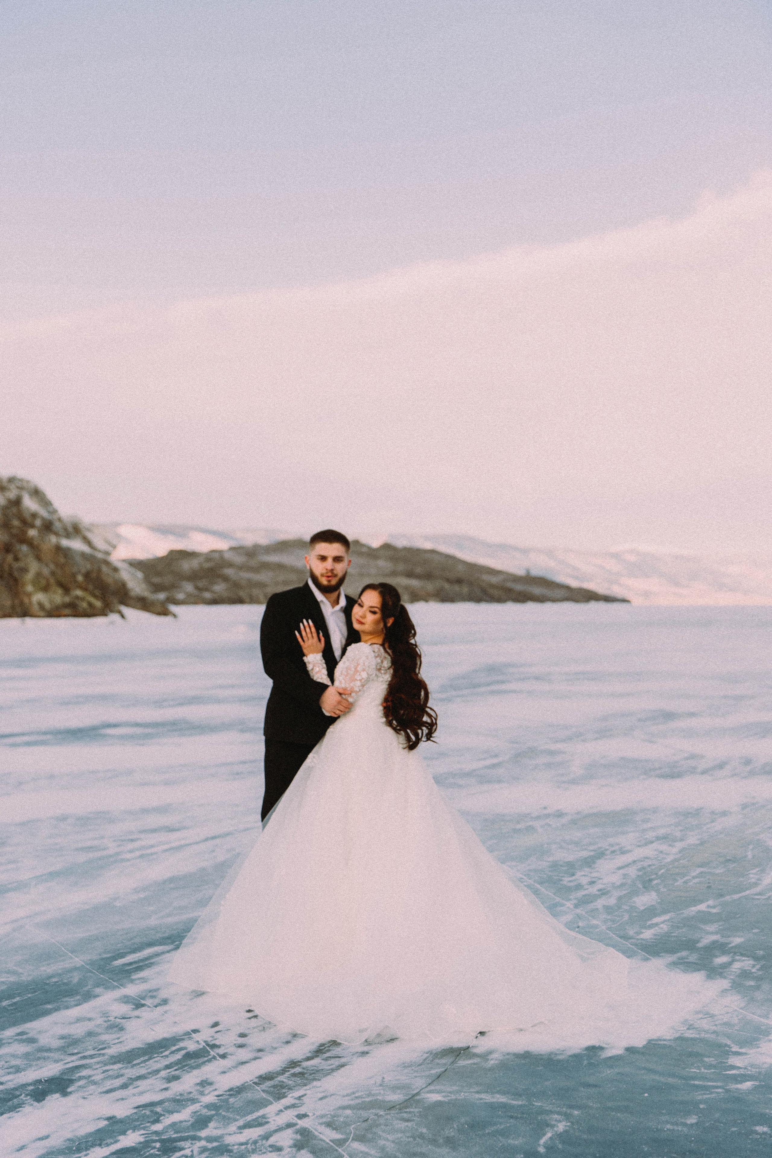 Свадебная зимняя съемка на Байкале. Главная