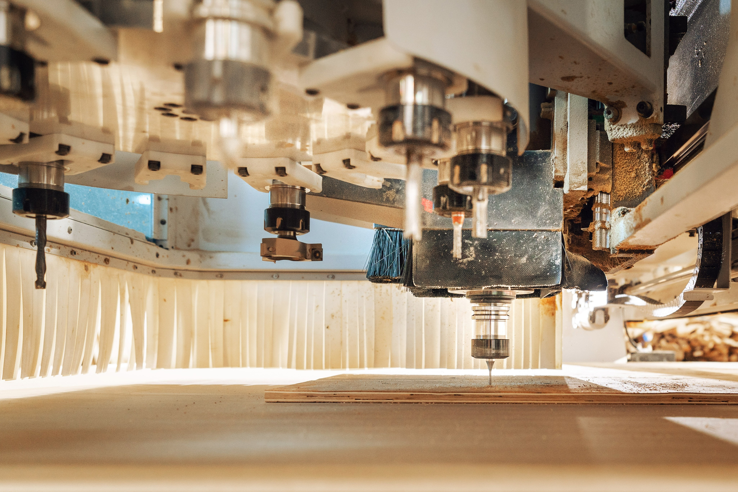 Раскройка деталей для мебели на станке с ЧПУ