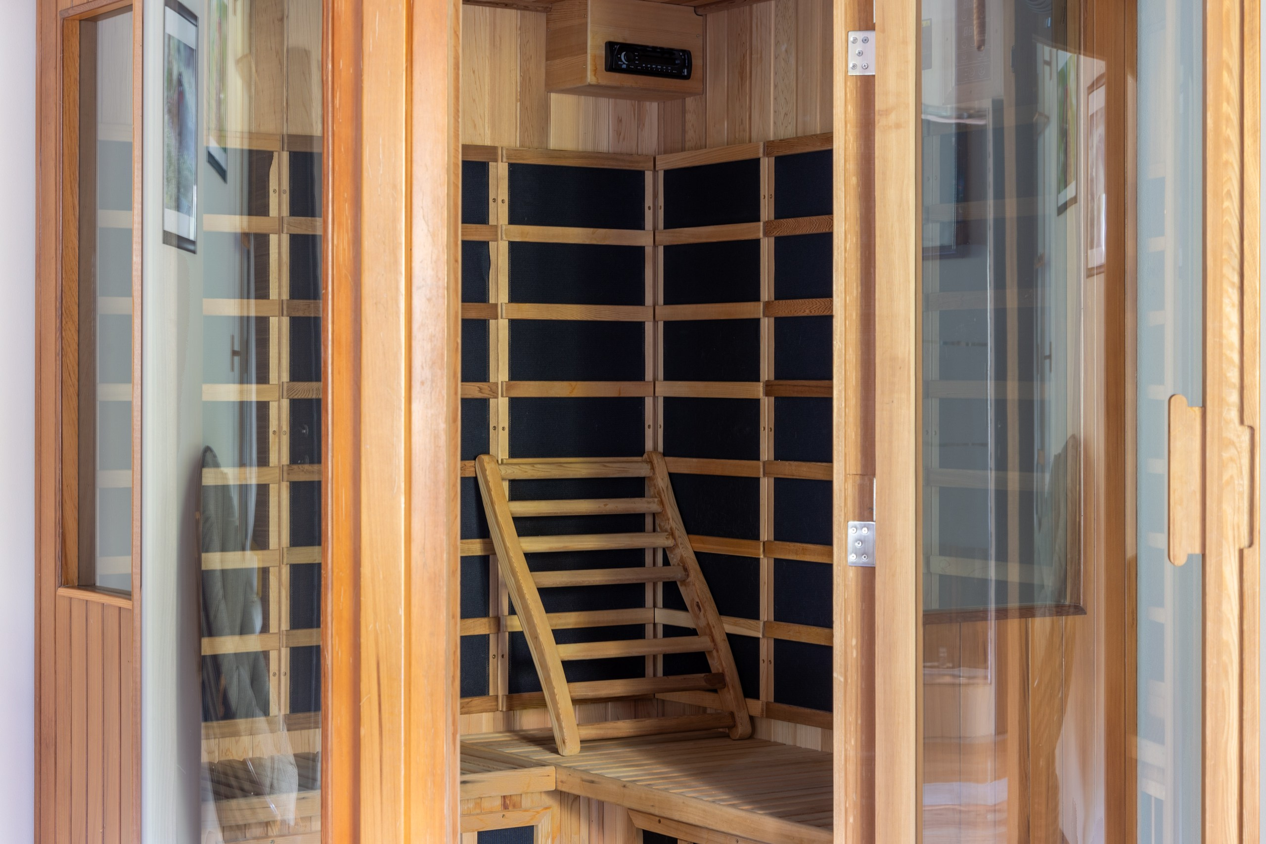 Квартира для продажи в городе Дивногорске с хоумстейджингом. Интерьерный фотограф и ретушер в Красноярске Денис Антропов