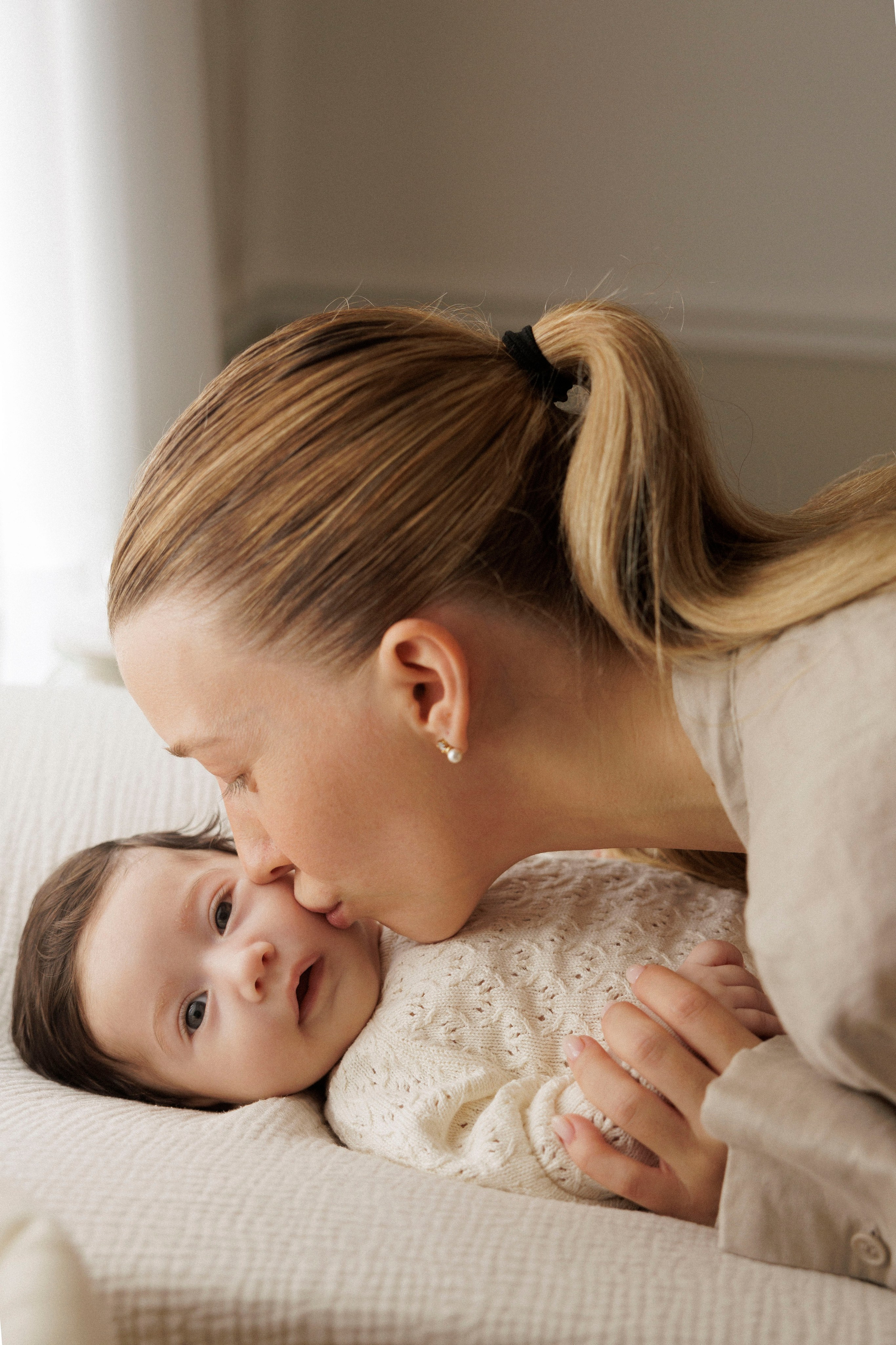 New born family photoshoot at home. Wedding and family photographer