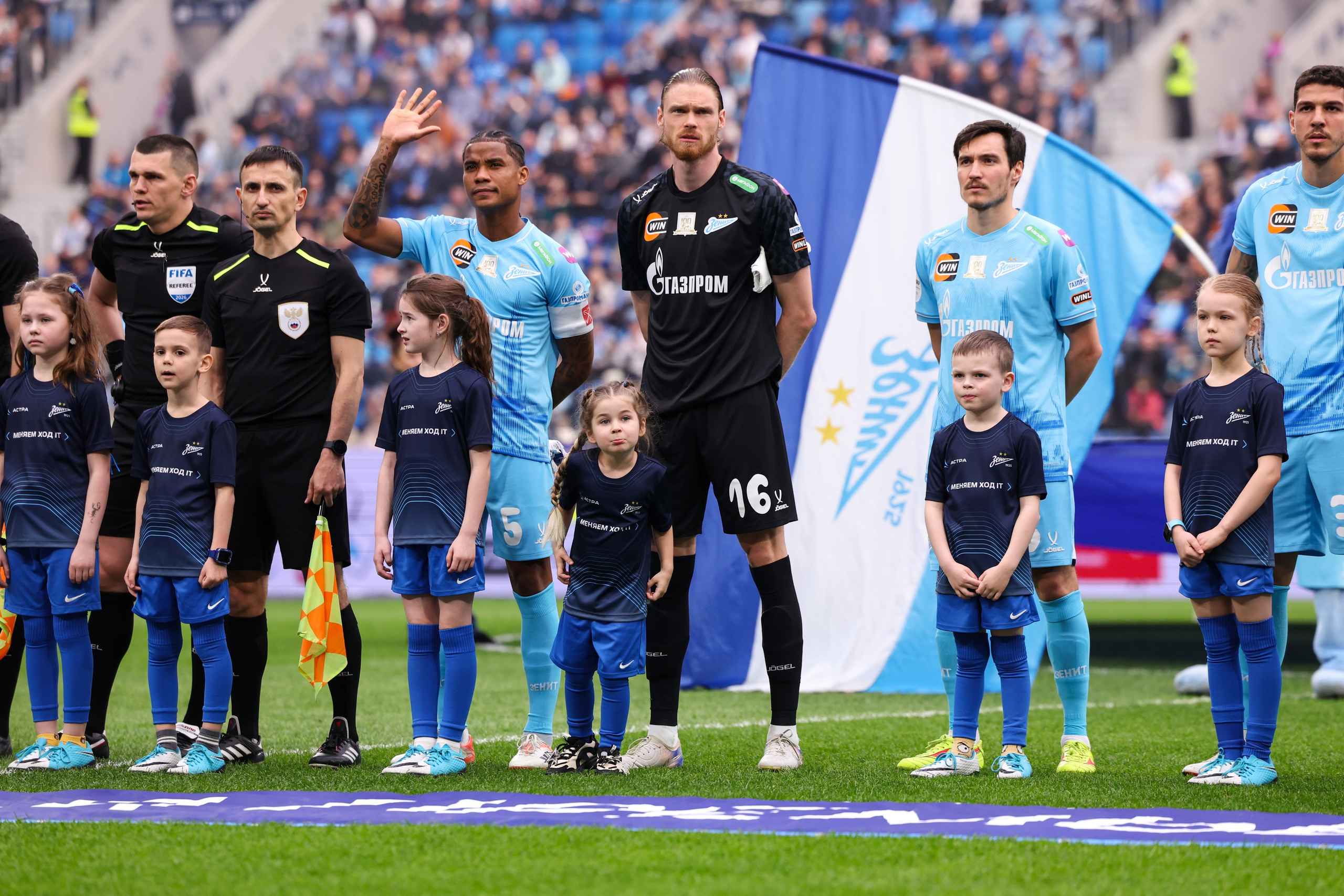 ФК «Зенит» — ФК «Крылья советов». Спортивный и репортажный фотограф Антон Тереханов