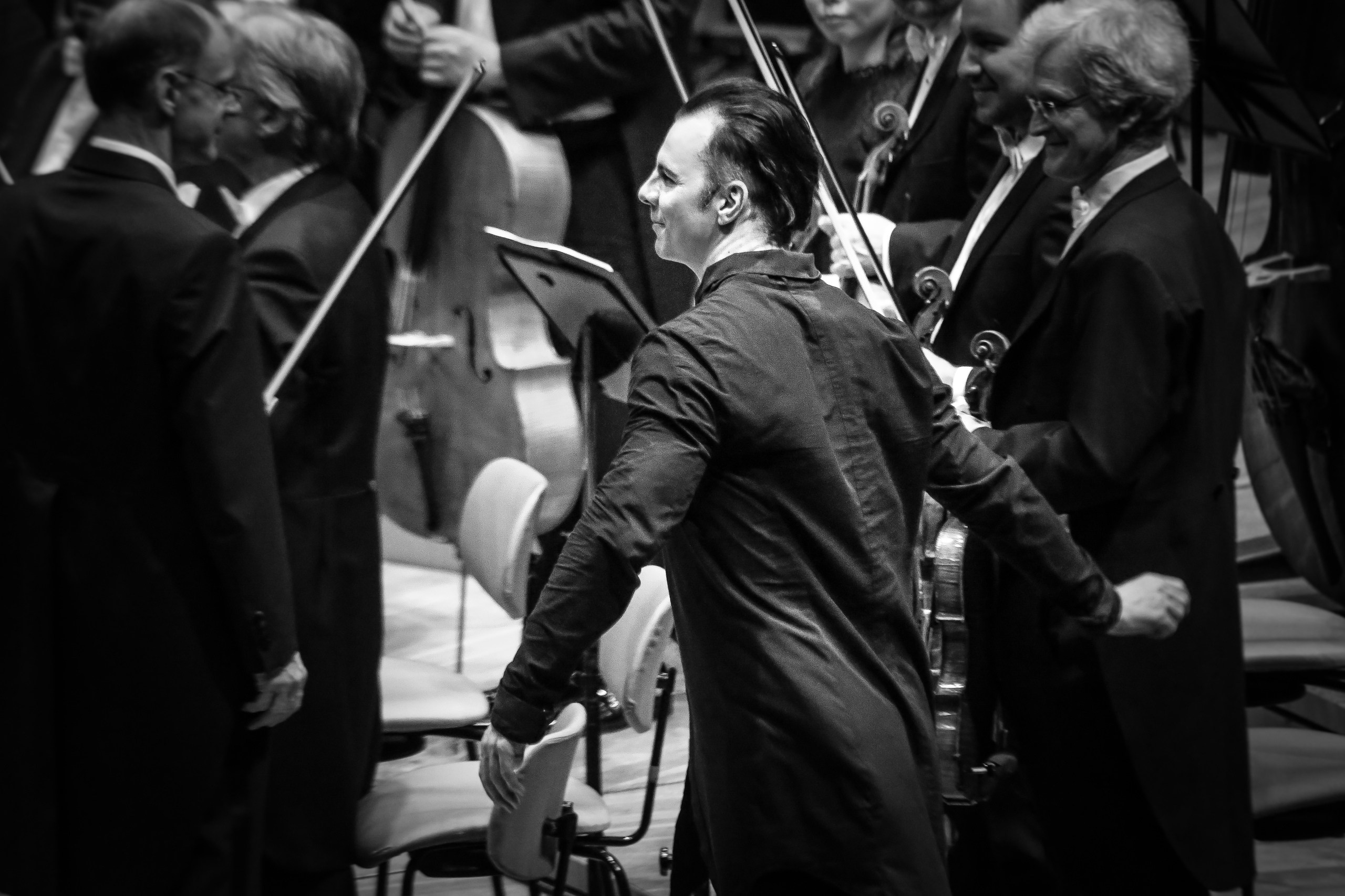 Теодор Курентзис исполнил вердиевский Реквием с берлинскими филармониками. Дарья Письменюк / Darya Leitstern — фотограф, музыкант, журналист, путешественник