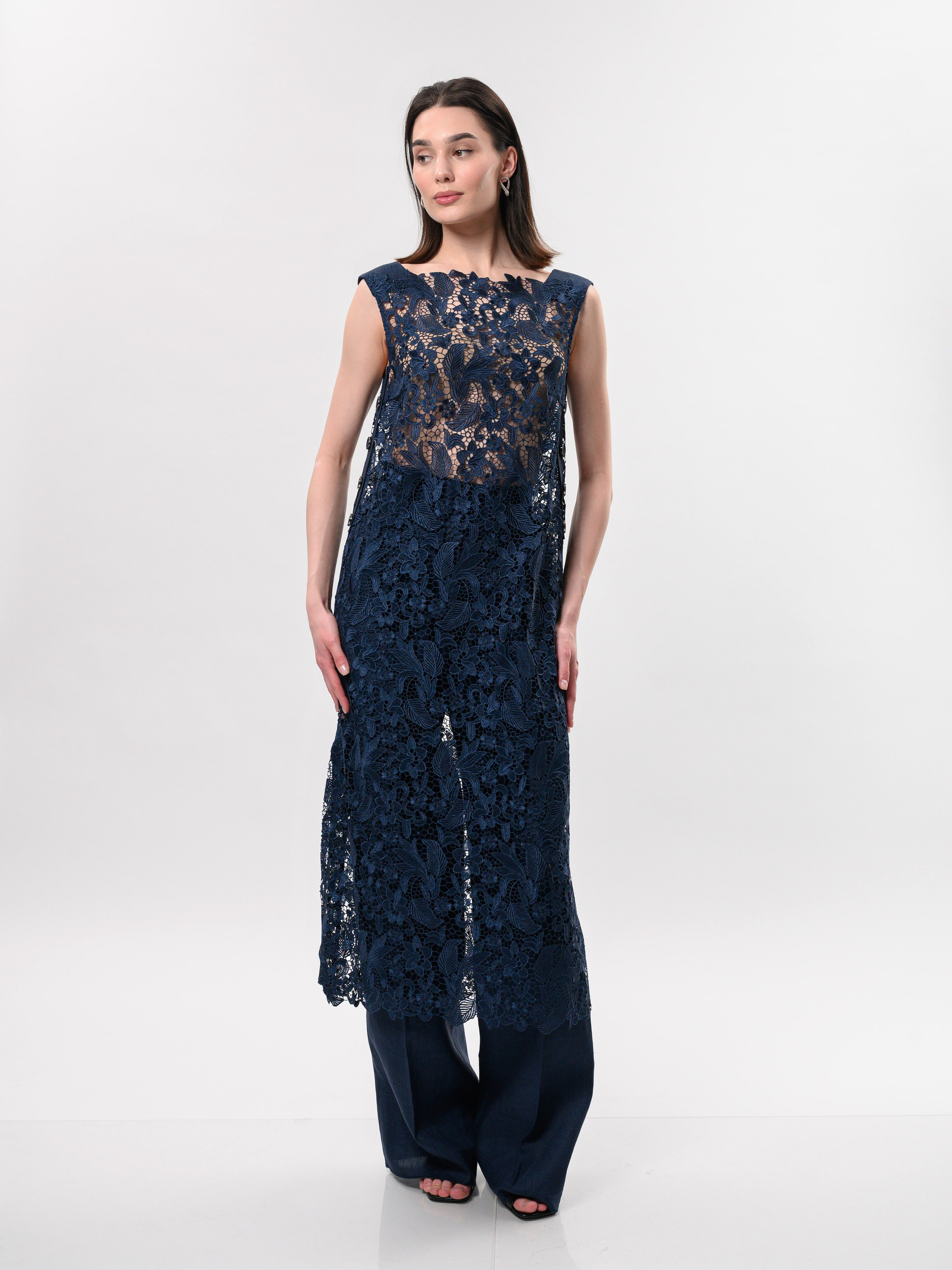 Каталог Девушки. Студия рекламной и предметной съемки товаров WELKO Studio