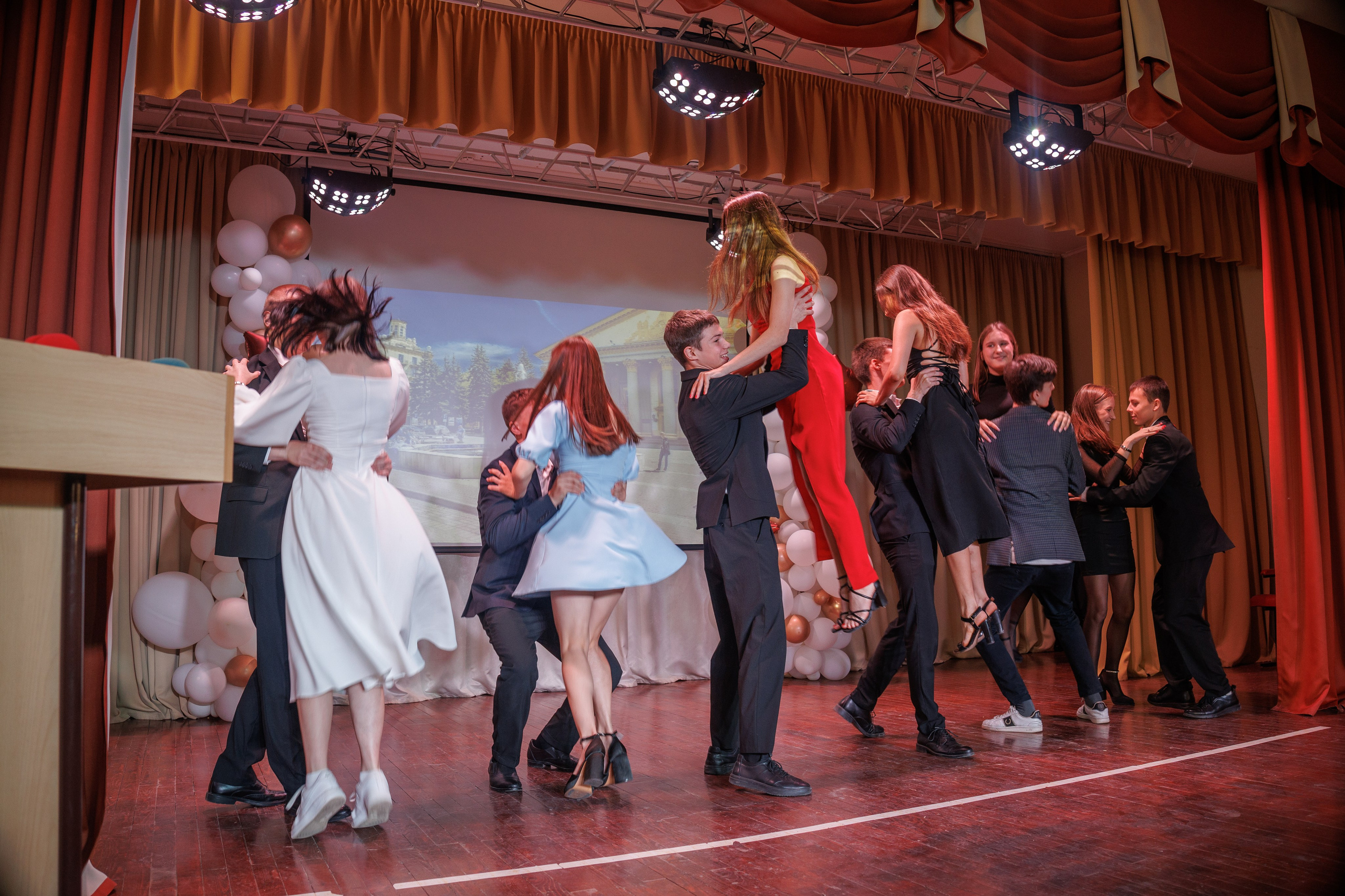 Вручение аттестатов. Свадебный и семейный фотограф в Новосибирске Ирина Дорошкова