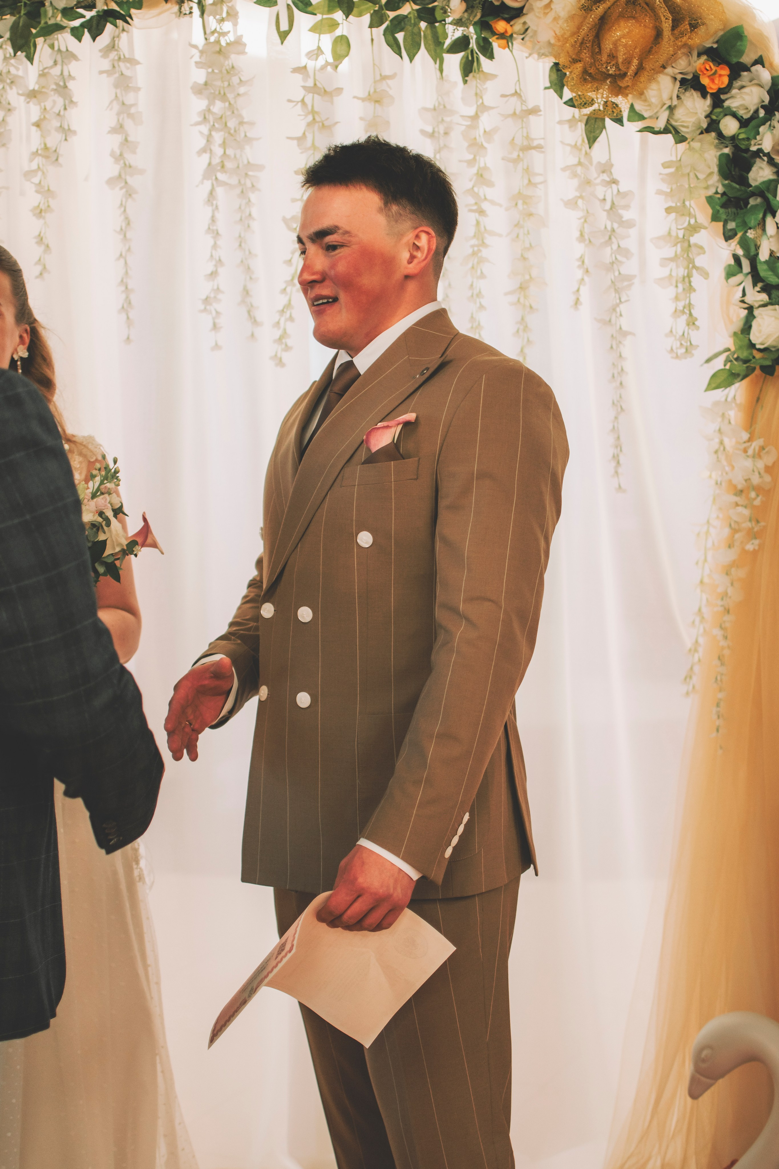 Альберт и Анастасия (Студийная фотосессия, роспись в ДК Нефтяник + фотосессия с гостями). Семейный и свадебный фотограф Губкинский и Ставрополь