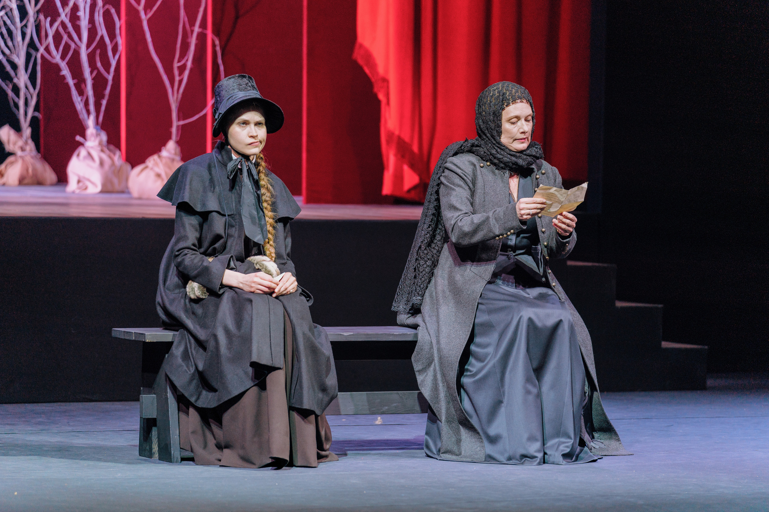 Театр Маяковского: На всякого мудреца довольно простоты. Сайт фотографа Сергея Абрамова