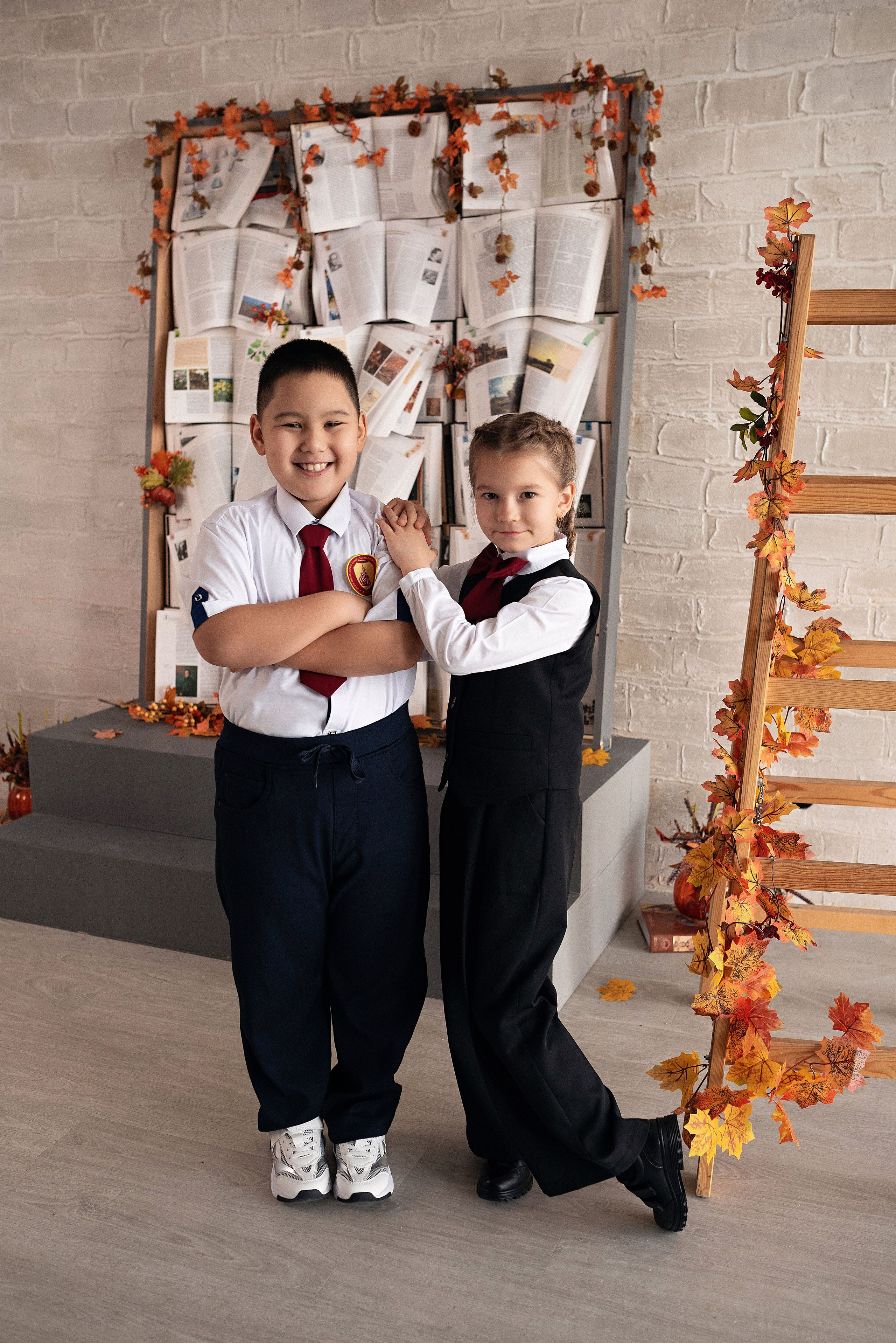 Школьная фотосессия в Сургуте и Нефтеюганске для выпускных альбомов и фотокниг.