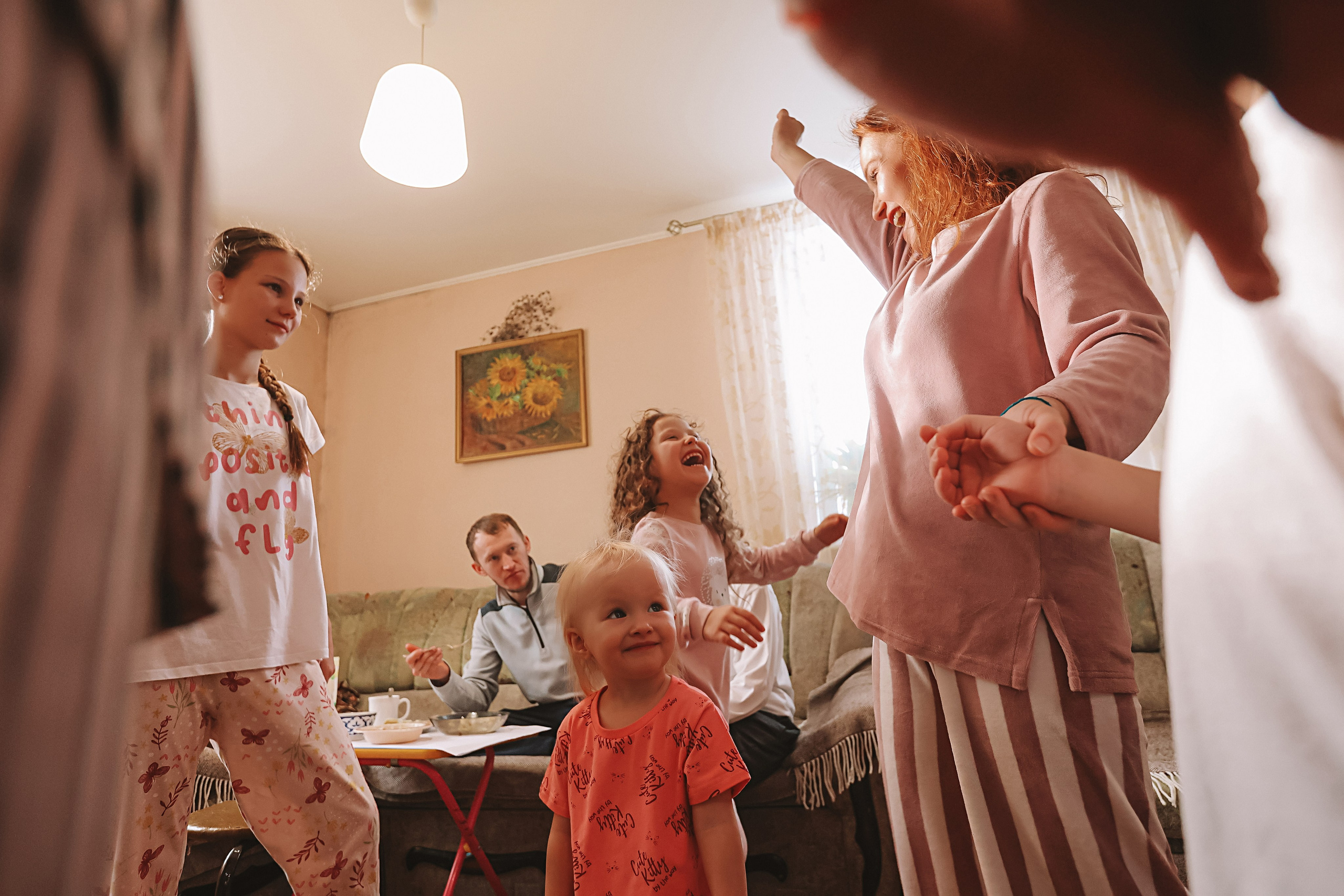 Большая семья репортаж. Семейный фотограф Тюмень, фотограф на роды Салмина Мария