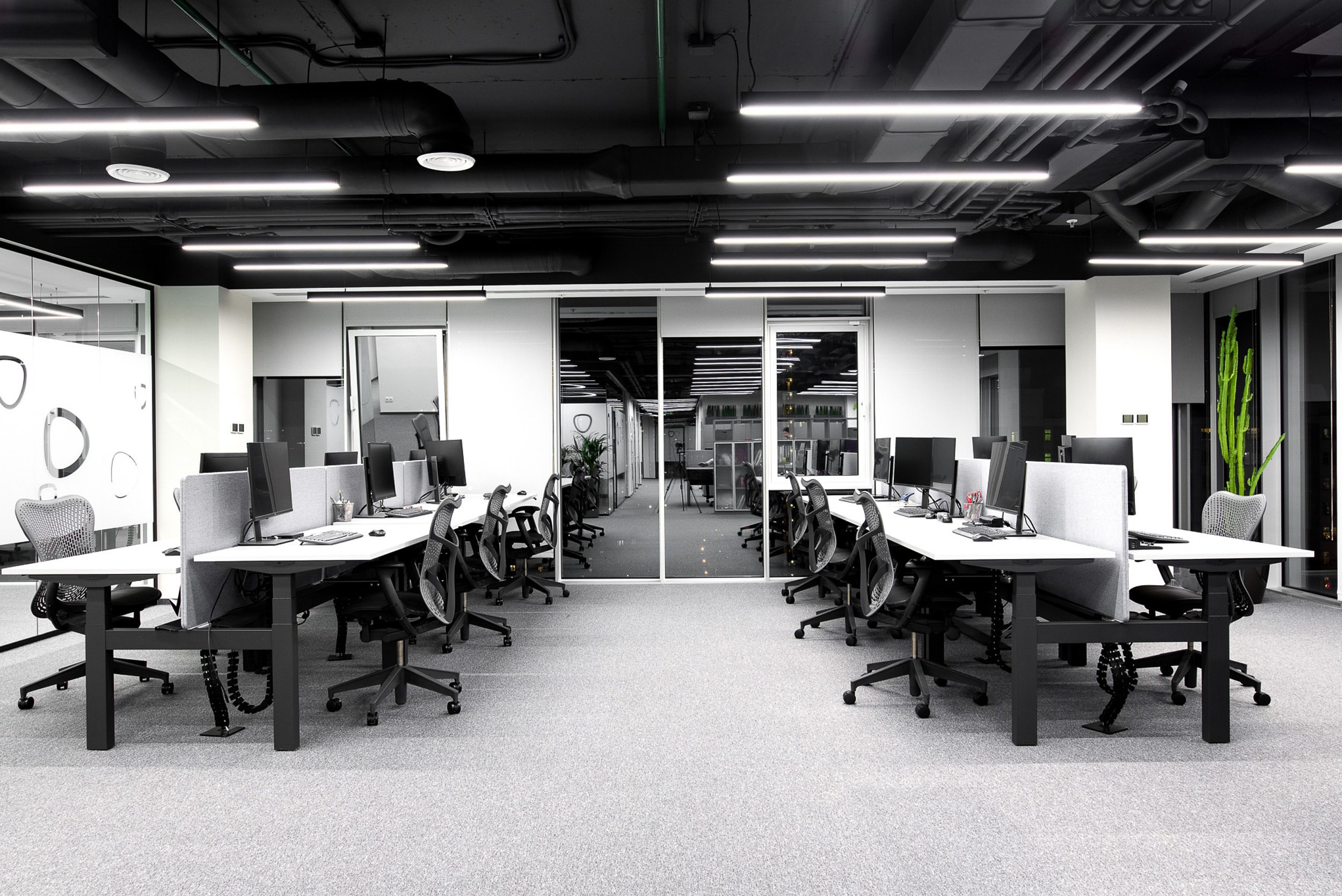 Офисы. Герман Лепёхин коммерческий фотограф в Москве: репортаж, портреты, интерьеры, производство