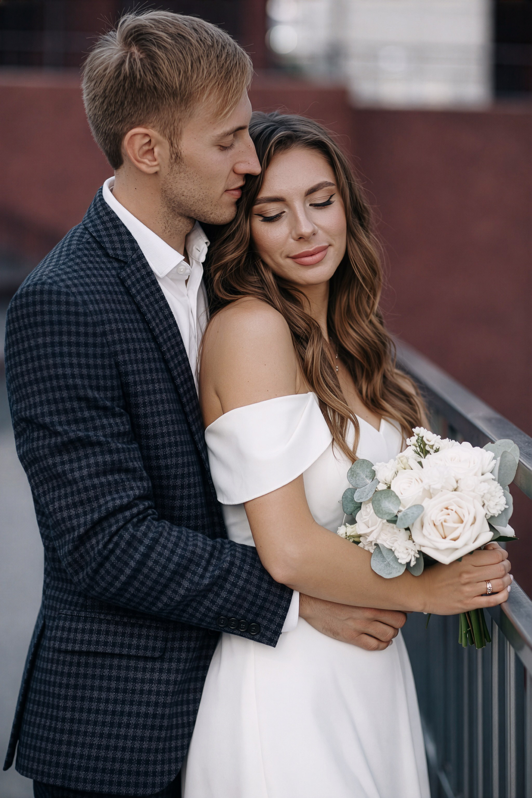 Свадебная прогулка в Екатеринбурге — Фотосессия Александра и Екатерины. Фотограф Дмитрий Судаков — Свадебная и репортажная съемка в Екатеринбурге и Москве