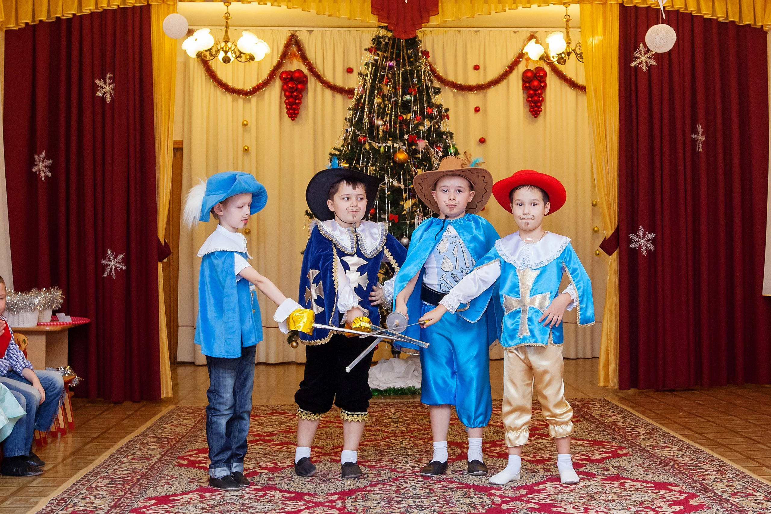 Фотография для выпускных альбомов в детском саду в выпускной группе в подготовительной группе детей фотограф для выпускных альбомов фото детей мастер-класс в детском саду краски портреты детей праздник в детском саду новый год в детском саду стиляги выпускной в стиле стиляг мушкетеры 