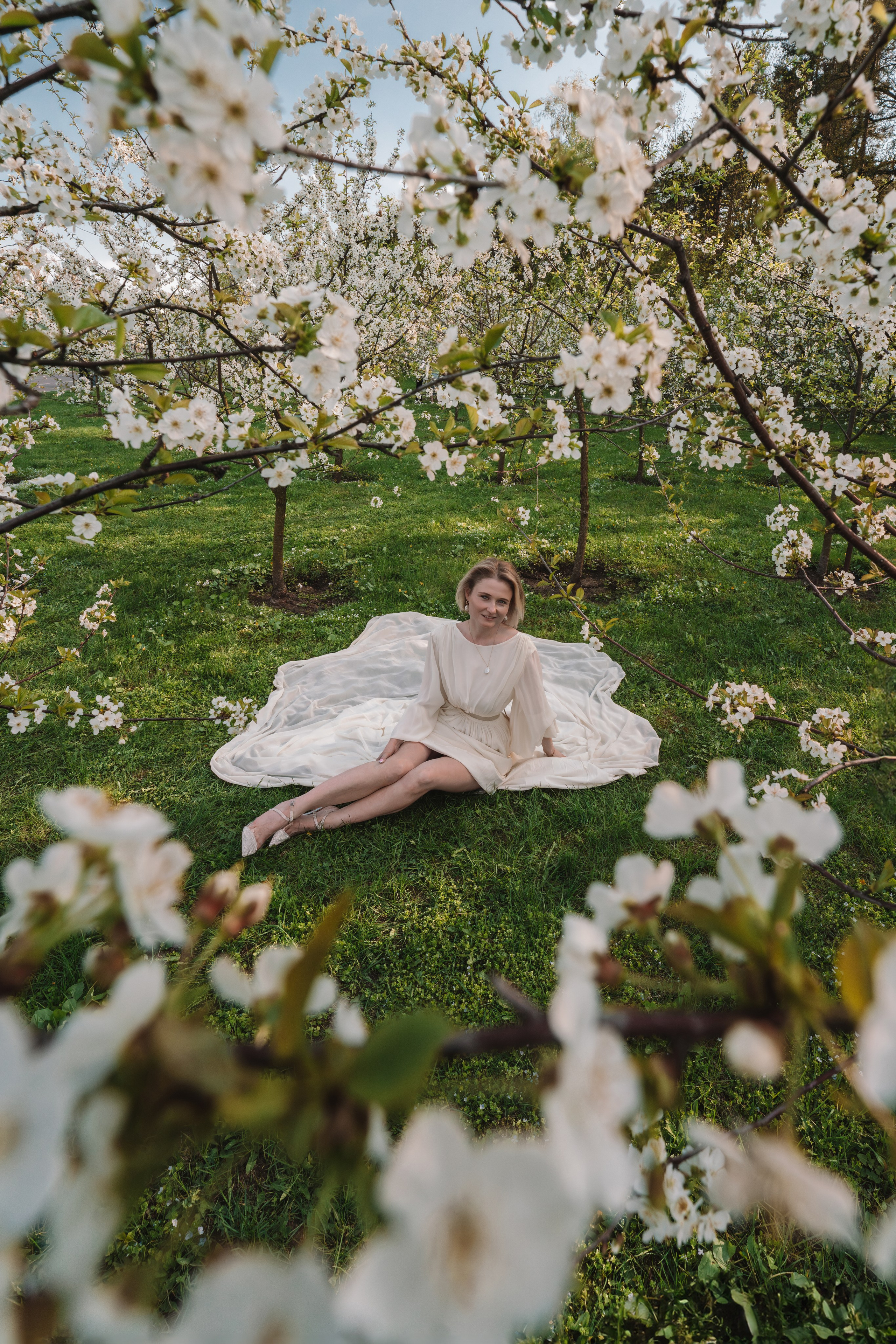 Съёмки в цветениях. Фотограф Айгуль Вишня, съёмка в Москве и Санкт-Петербурге