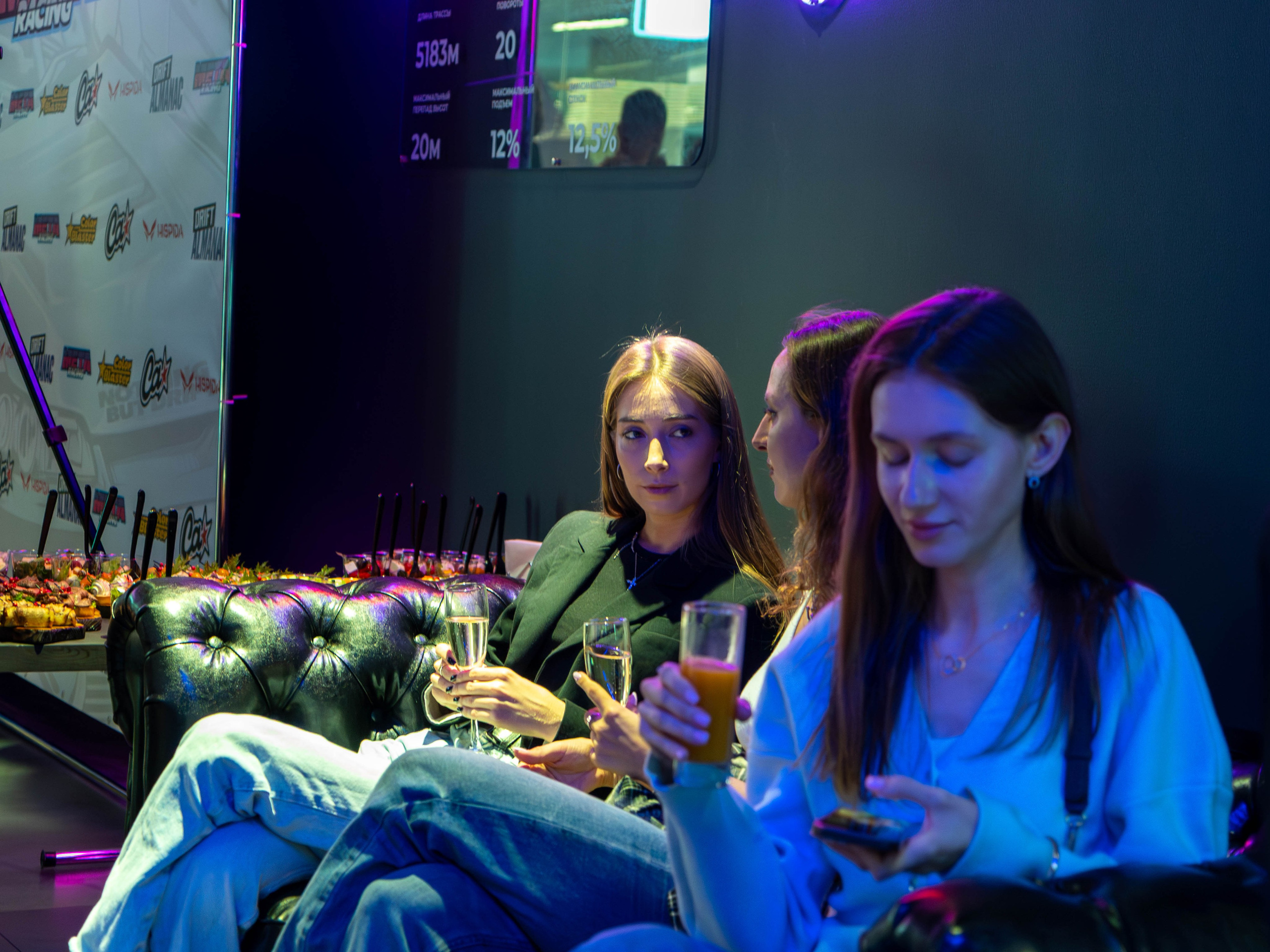 Открытие компьютерного клуба «Meta Racing». FM Media Сrew. Репортажные фото и видео