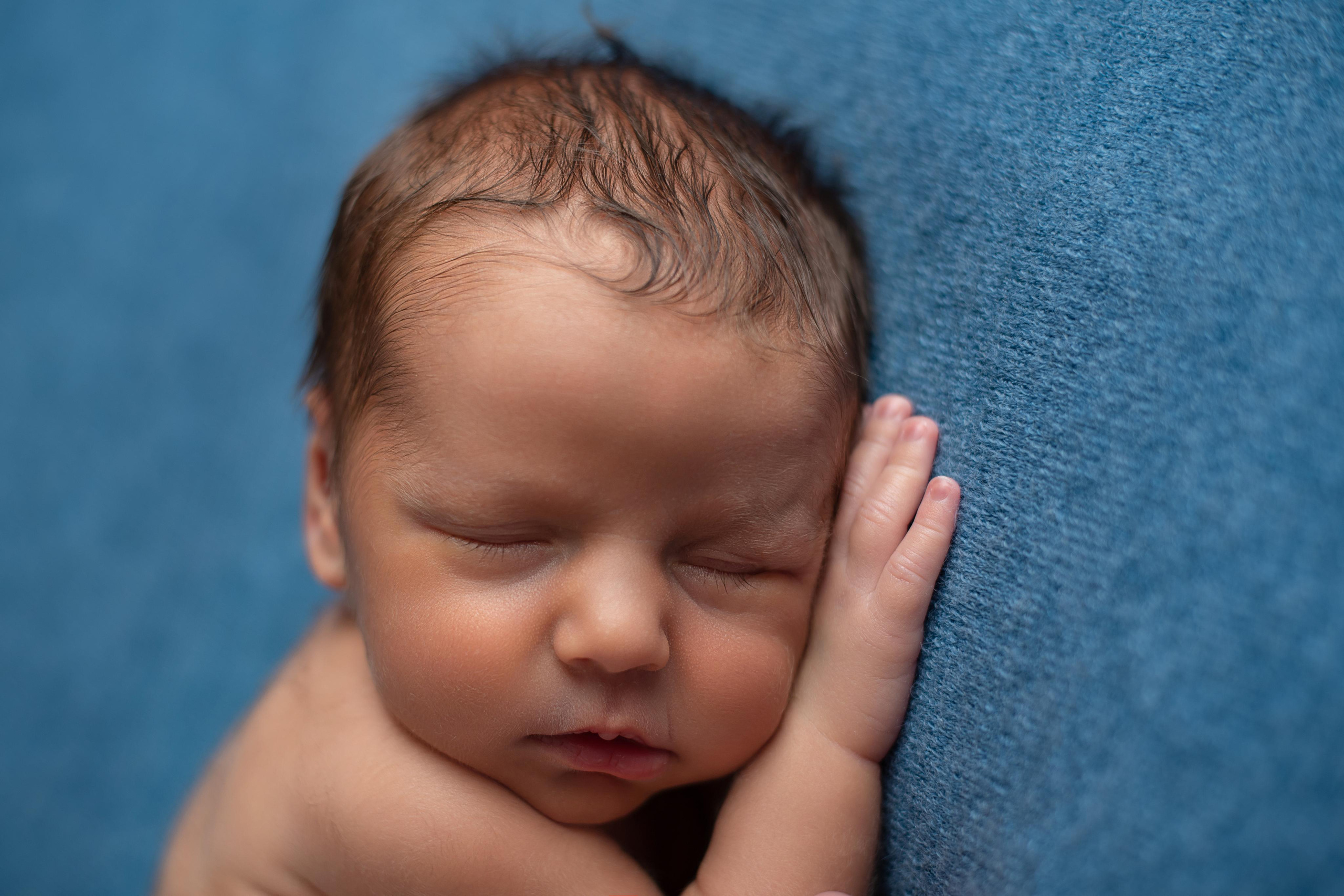 Фотограф новорожденных в городе Екатеринбург, Дегтярск, Ревда newborn. Фотограф новорожденных в Екатеринбурге Анастасия Карманова