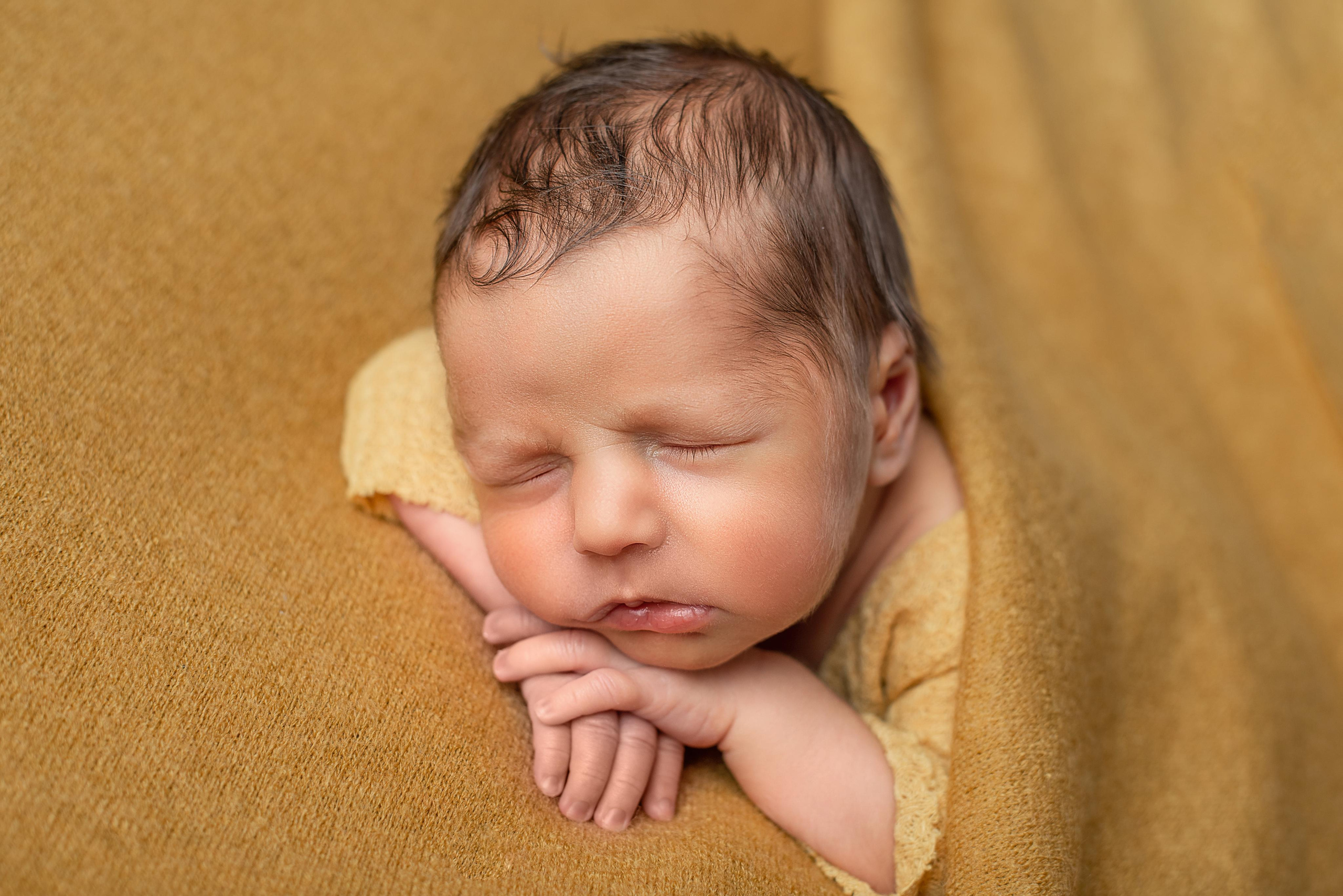 Фотограф новорожденных в городе Екатеринбург, Дегтярск, Ревда newborn. Фотограф новорожденных в Екатеринбурге Анастасия Карманова