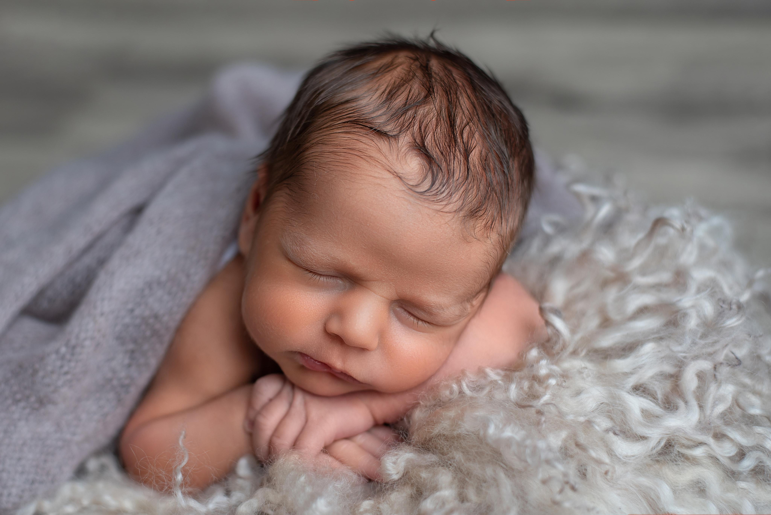 Фотограф новорожденных в городе Екатеринбург, Дегтярск, Ревда newborn. Фотограф новорожденных в Екатеринбурге Анастасия Карманова