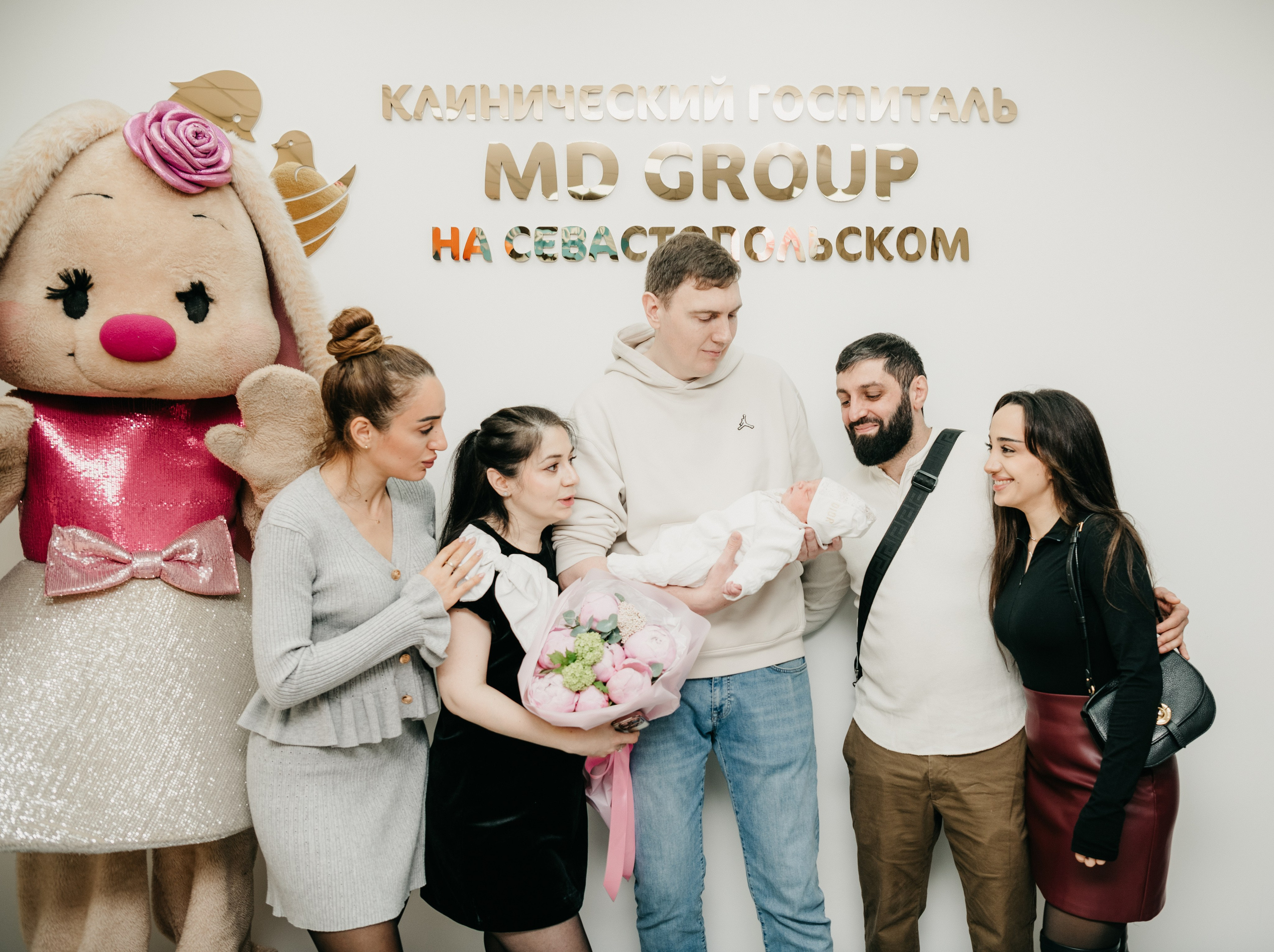 Выписка Евы. Мать и дитя на Севастопольском. Фотограф на выписку из роддома в Москве и МО