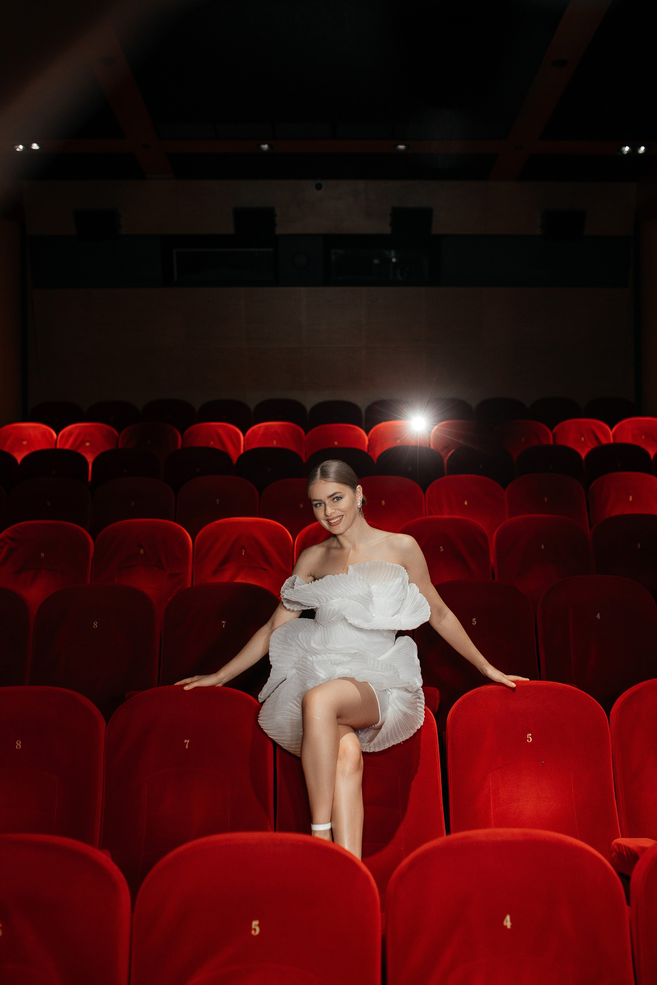 Кинотеатр. Свадебный фотограф в Донецке — Вита Донец