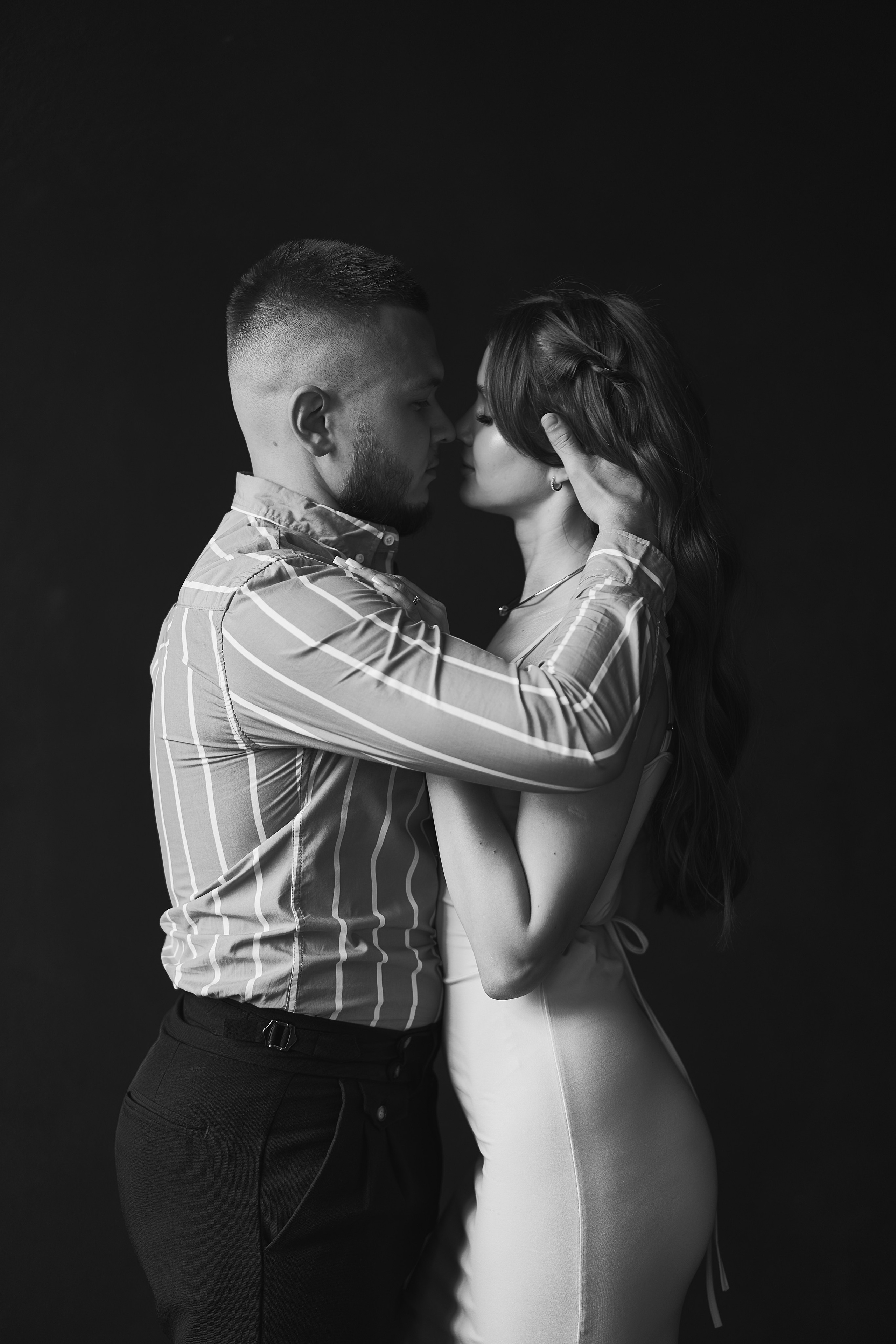 Фотосессия влюбленные в студии. Фотограф Екатеринбург Кокшарова Александра