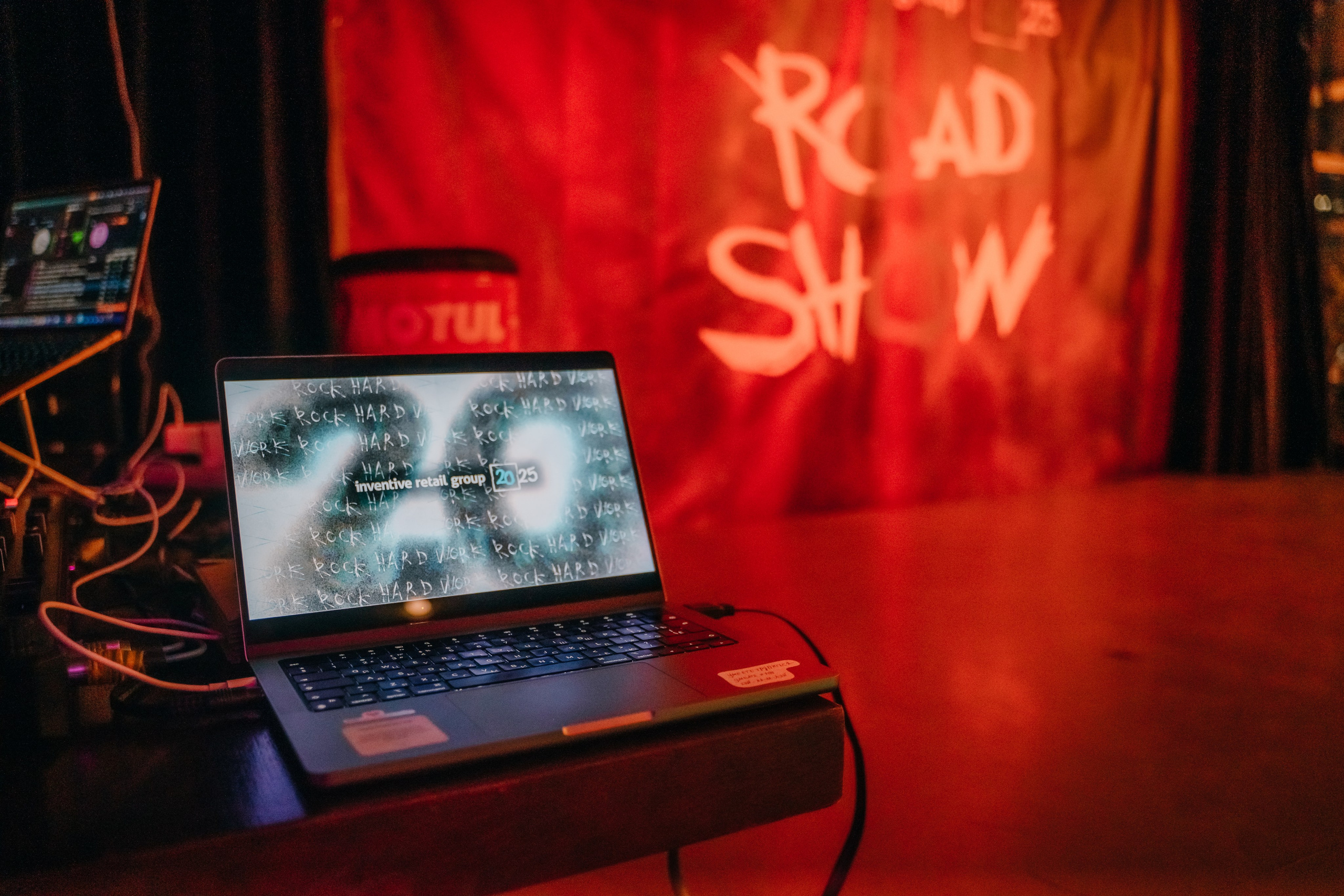 Репортажный фотограф на корпоратив для Inventive Retail Group в Самаре. Фотограф Сергей Логинов