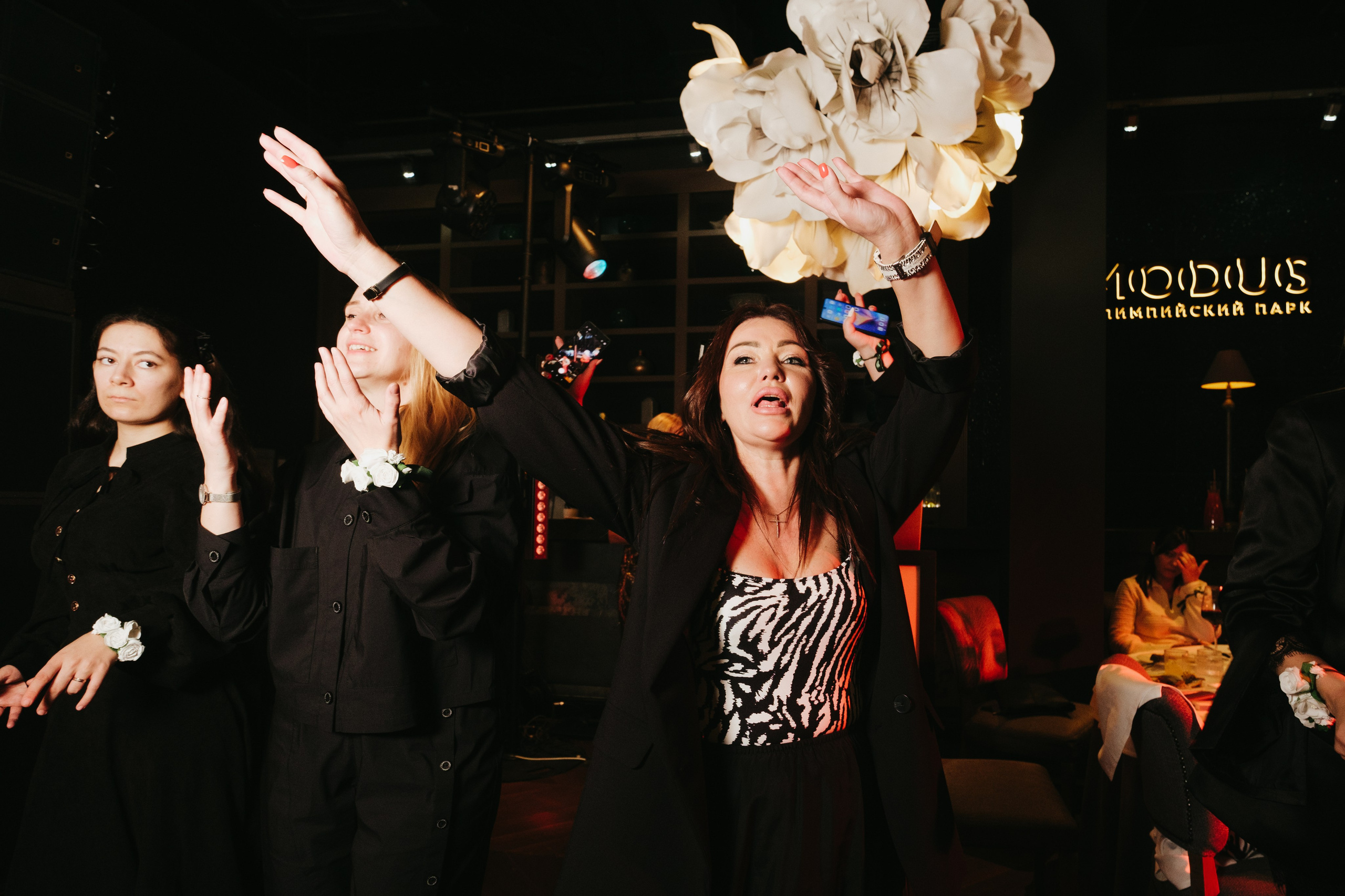 Корпоратив в Сириусу (Адлер) 10 лет компании. Свадебный фотограф Денис Ожигин в Краснодаре и крае. Эмоциональная и стильная съемка вашего дня