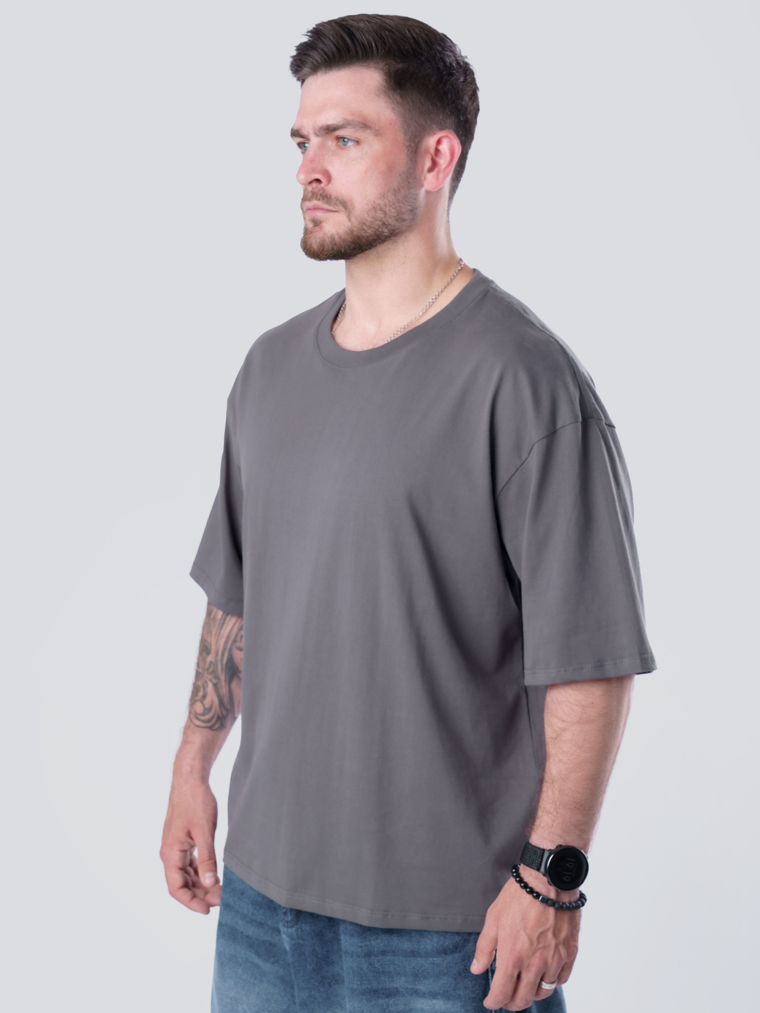 Футболки мужские. KED Production — продакшн из СПб. Создаём фото, видео и контент, который помогает брендам и селлерам продавать больше