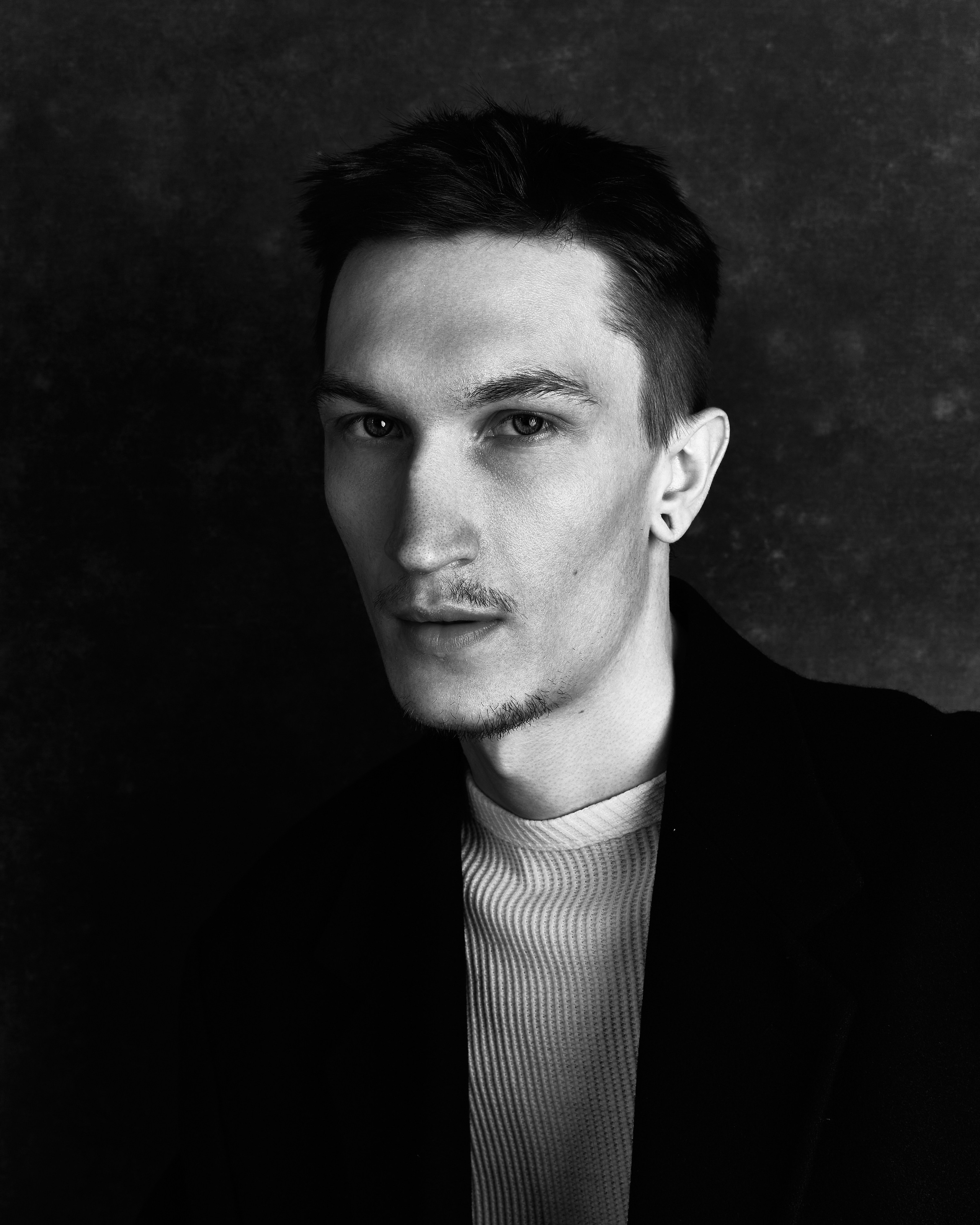 Yan. Фэшн-фотография и портреты в Владивостоке. Превращаю съёмку в повествование — создаю образы с сюжетом, которые остаются в памяти