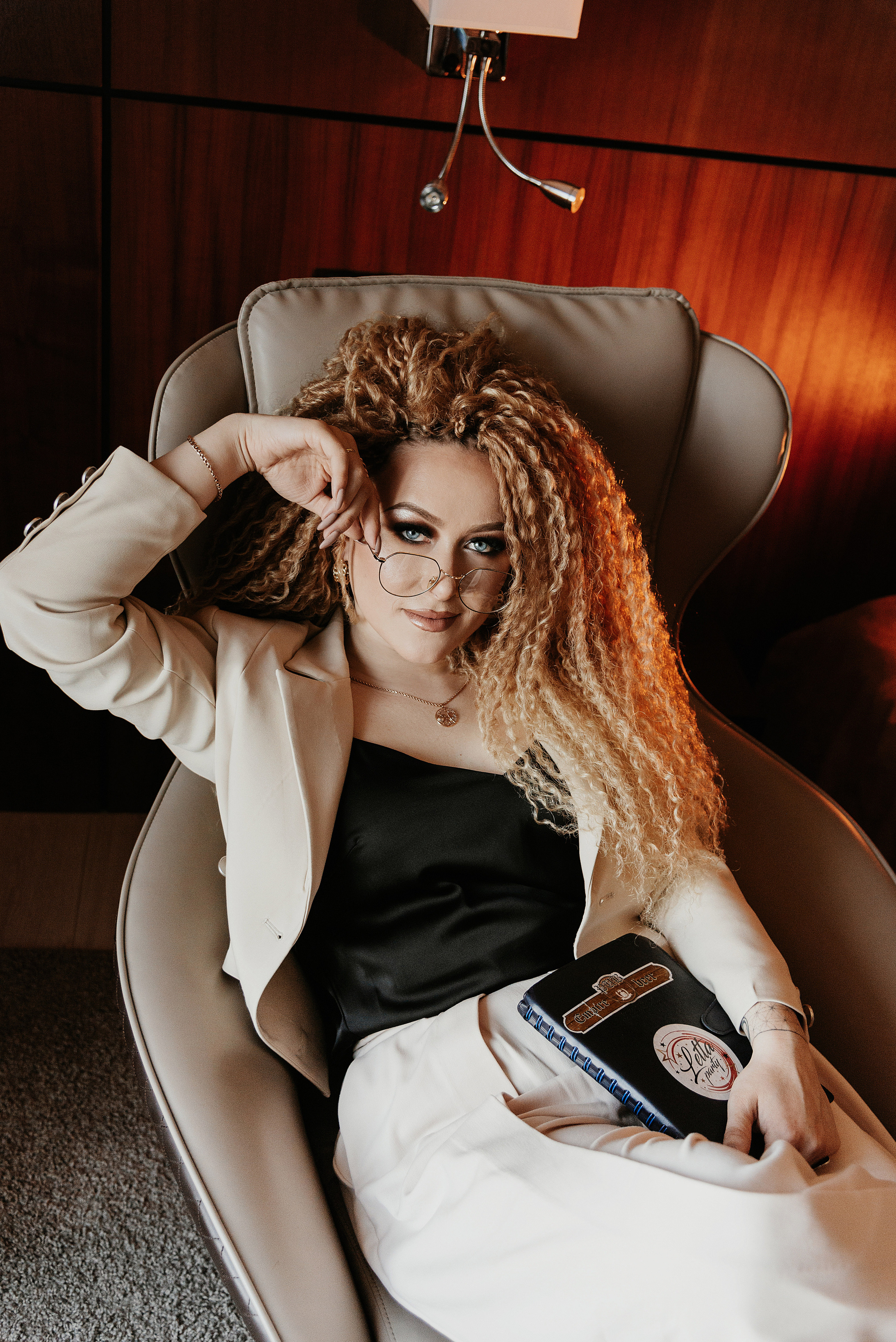 Виолетта. Контент-фотосессия для директора агентства праздников. Свадебный фотограф Караганда