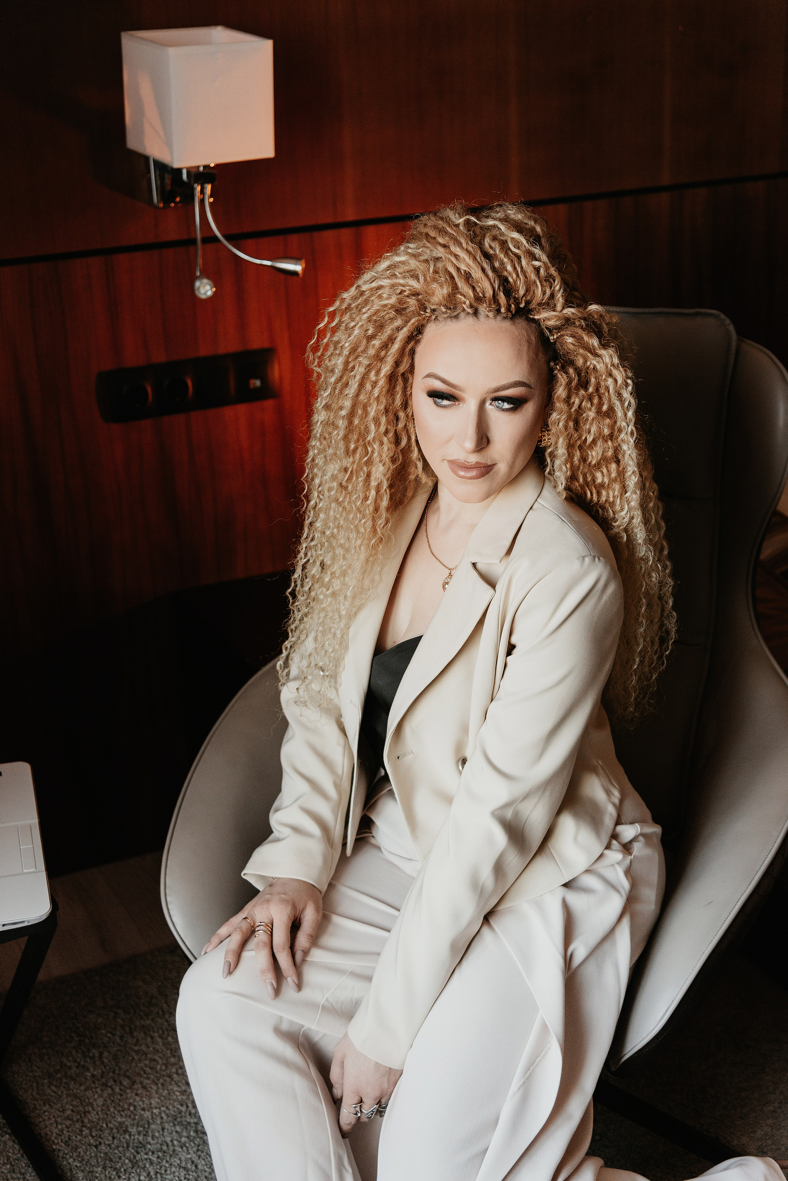 Виолетта. Контент-фотосессия для директора агентства праздников. Свадебный фотограф Караганда