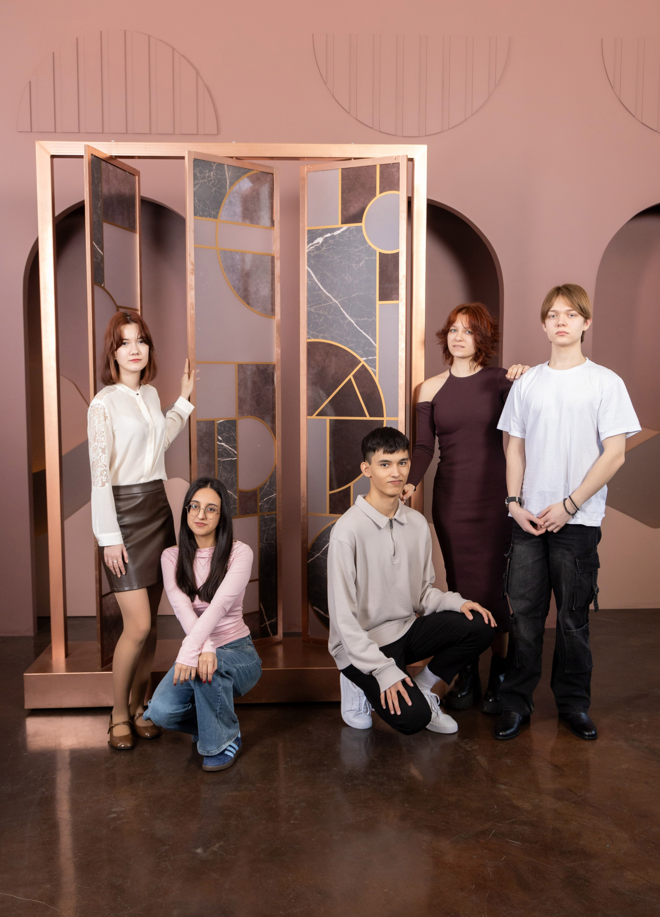 Зал «Тесла». Фотостудия для школьной фотосессии. Выпускные альбомы в Москве и Подмосковье