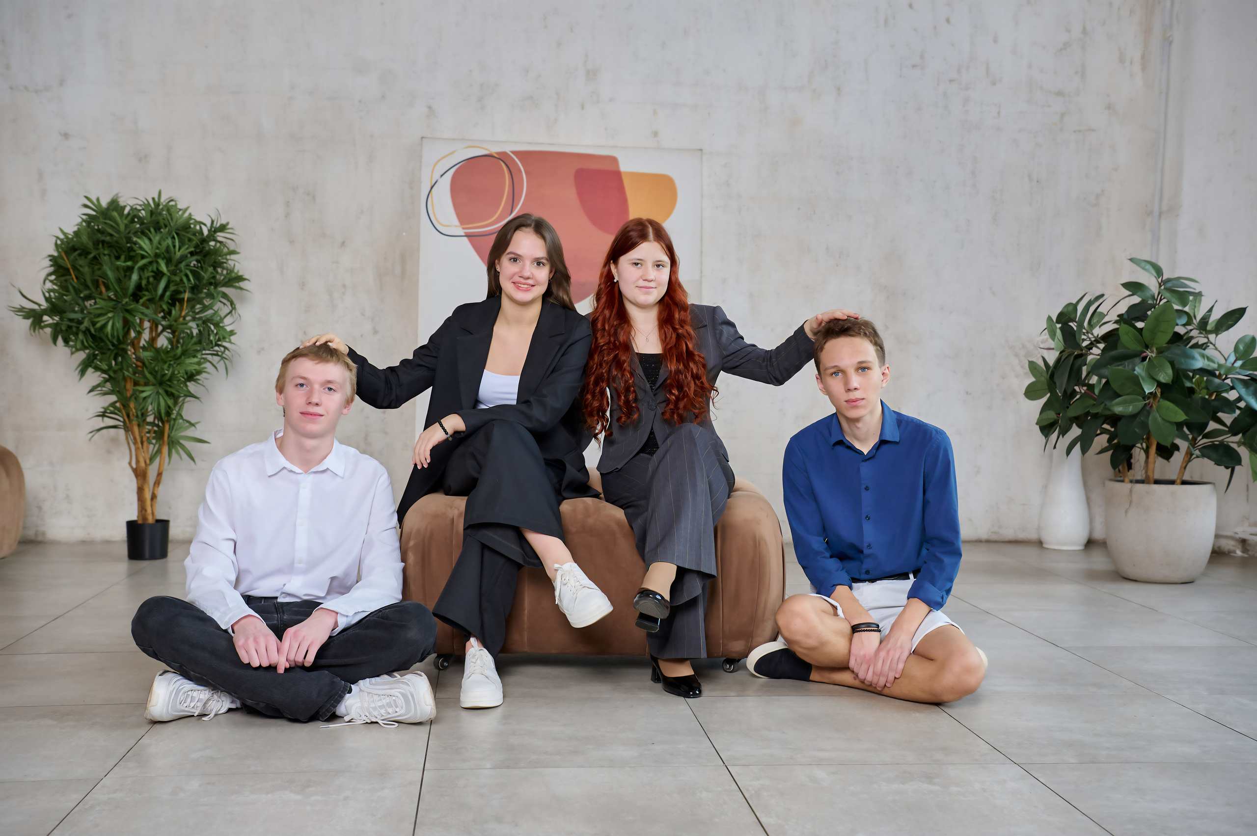 Пример фото выпускников в студии. Детский и семейный фотограф г. Москва Оксана Катаджи