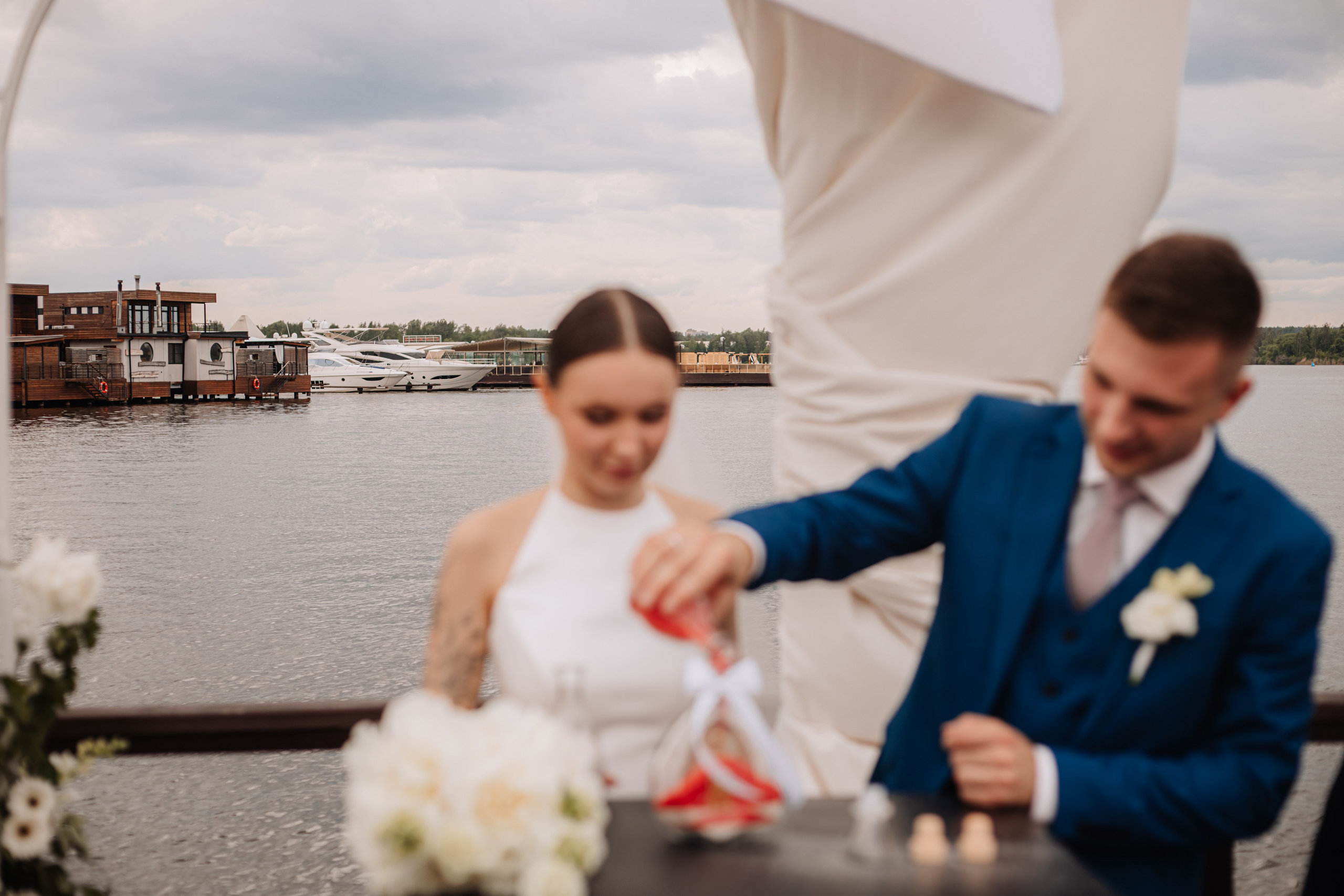 НА БЕРЕГУ НЕБА