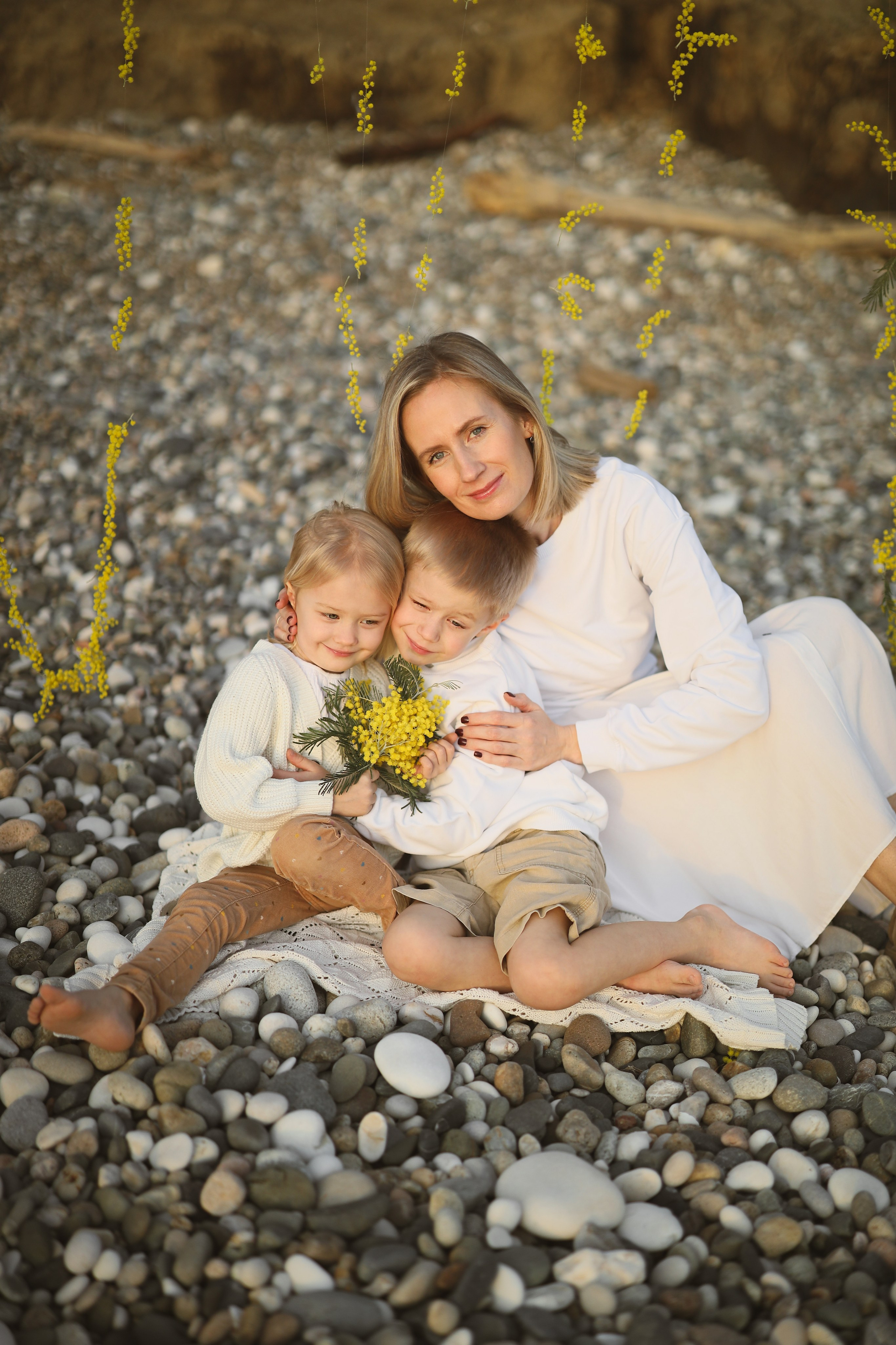 Семейная фотосессия на пляже в Абхазии. Свадебный и семейный фотограф в Абхазии Жанна Соснина