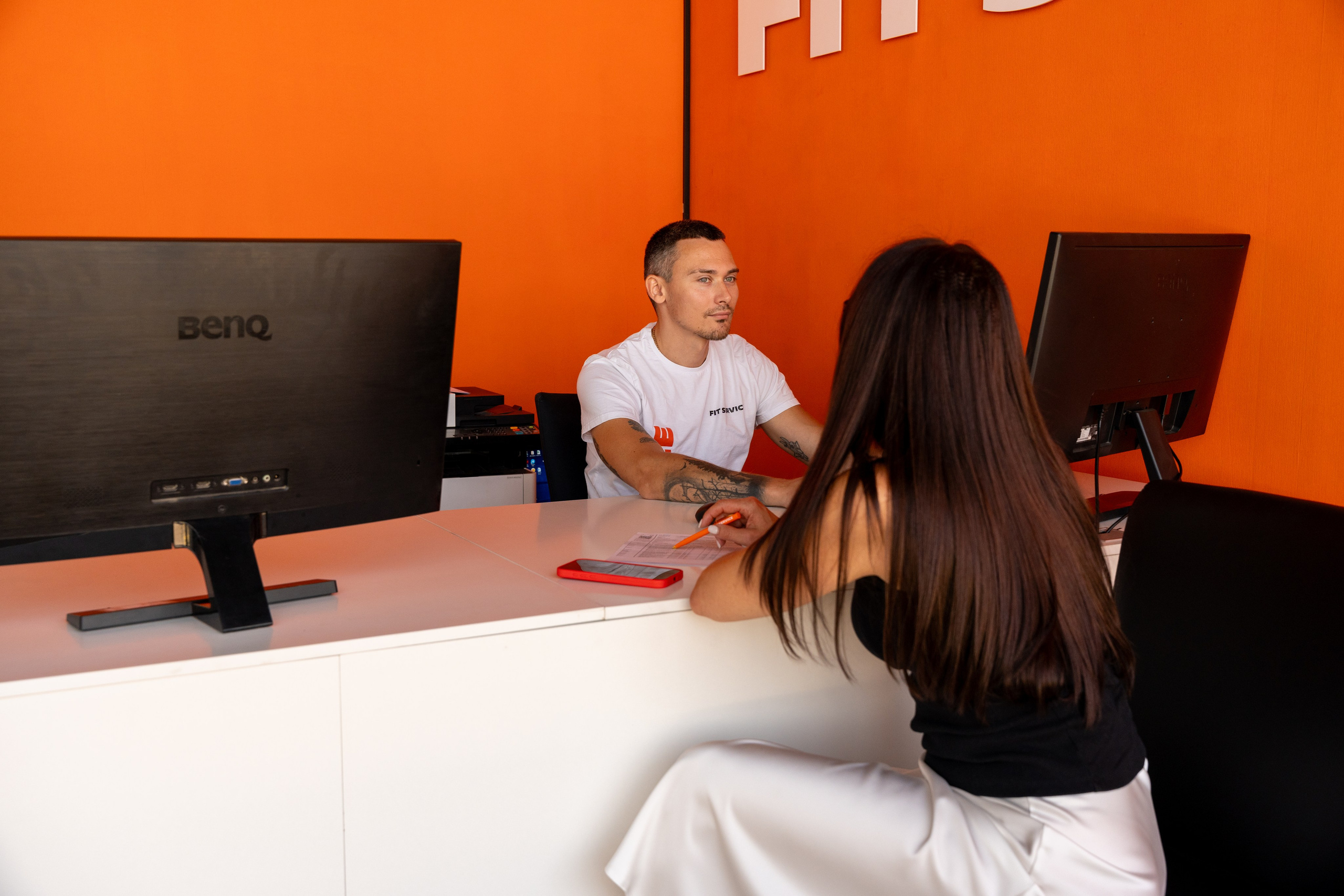 Интерьерная фотосъемка автосервиса Fit Service в Краснодаре — сеть СТО Профессиональная фотосъемка интерьера техцентра в Краснодаре. Шедевры для Вас! Фотограф и Видеограф в Краснодаре Пахиев Руслан