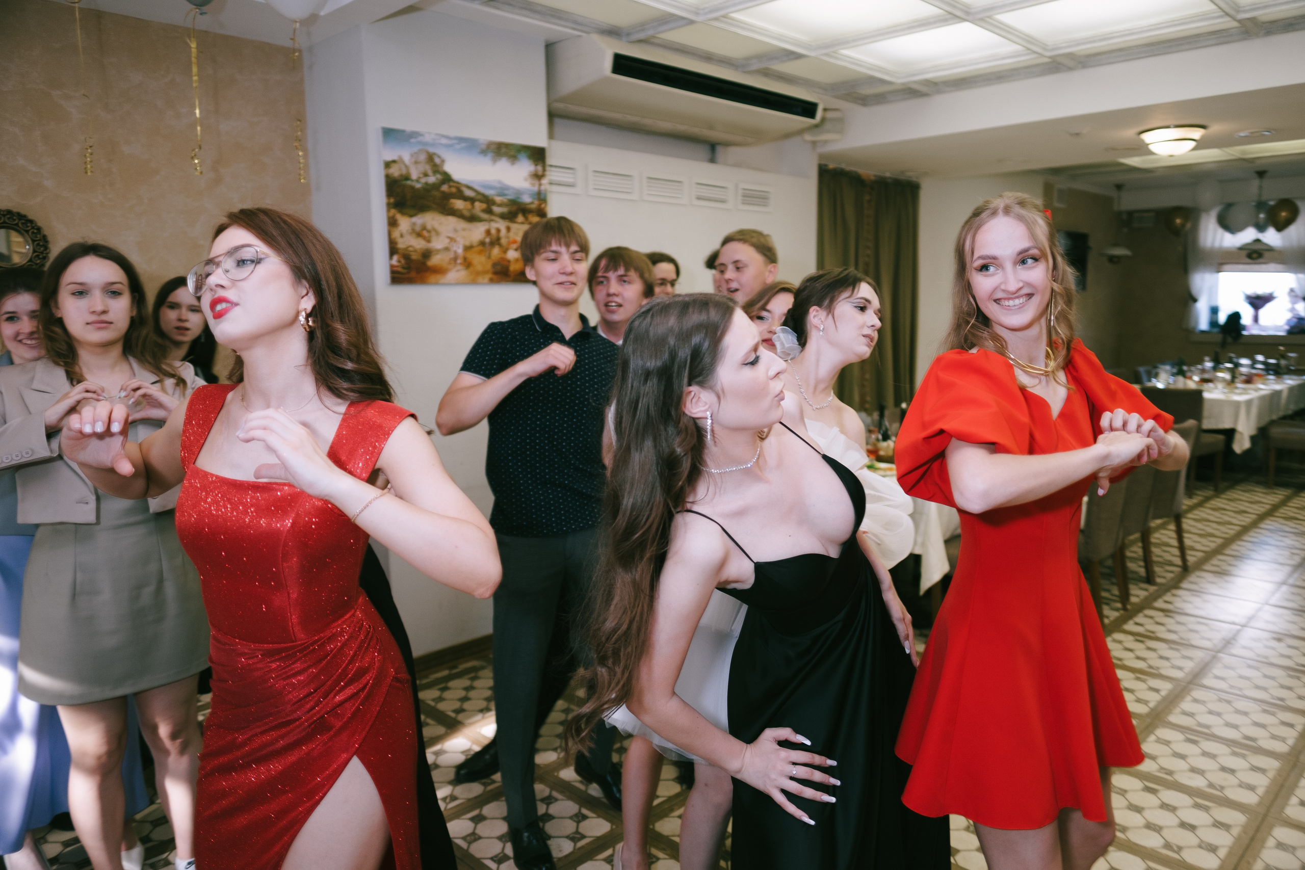 Выпускной школа 33. Свадебный и репортажной фотограф Денис Ожигин в Краснодаре и Краснодарском крае