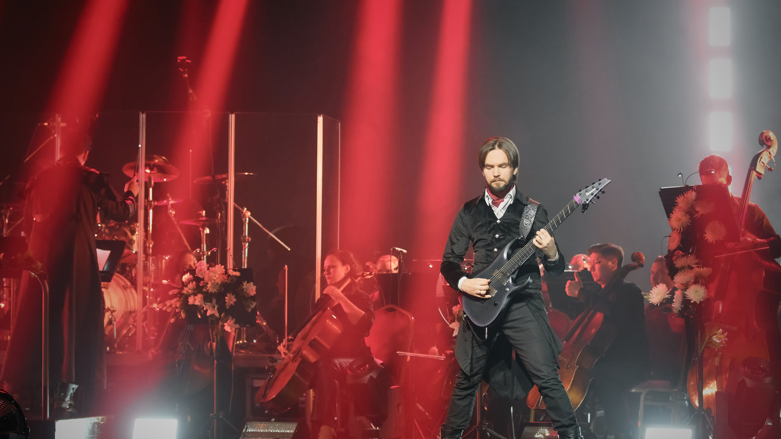 Saphath с симф.оркестром. Фотограф. г. Южно-Сахалинск. Олег Толстов