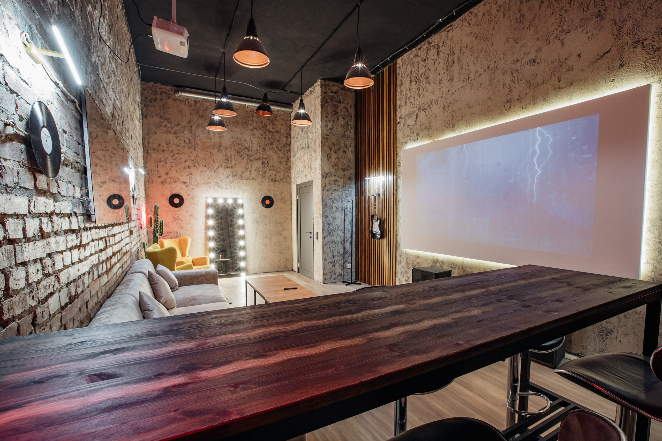 Рокстар (лето). Аренда лофта в СПб для мероприятий