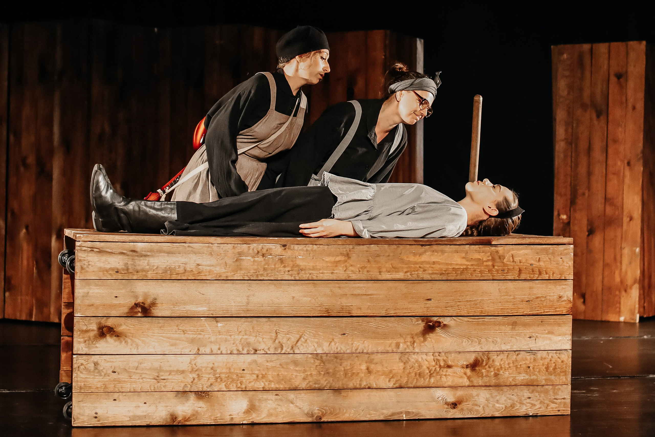 «Марьино поле». Молодежный театр Алтая. Режиссёр Ирина Астафьева. Фоторепортаж. Театральная фотосъёмка