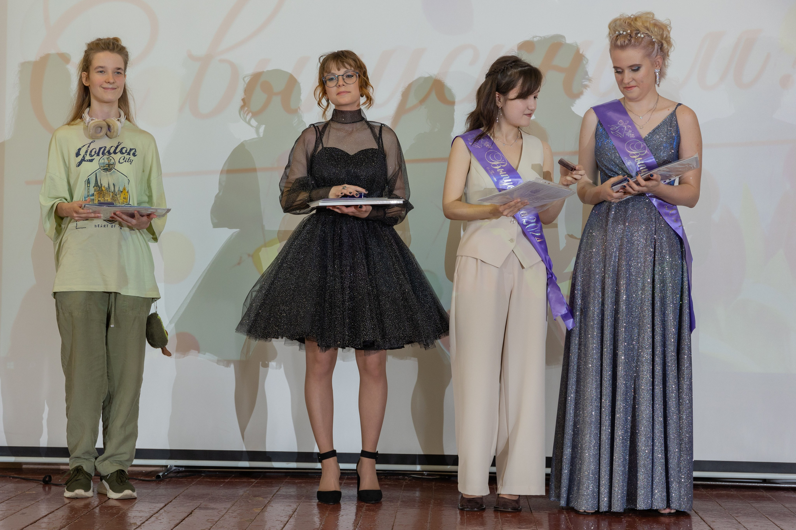 Выпускной вечер в школе № 58. Выпускные альбомы во Владивостоке