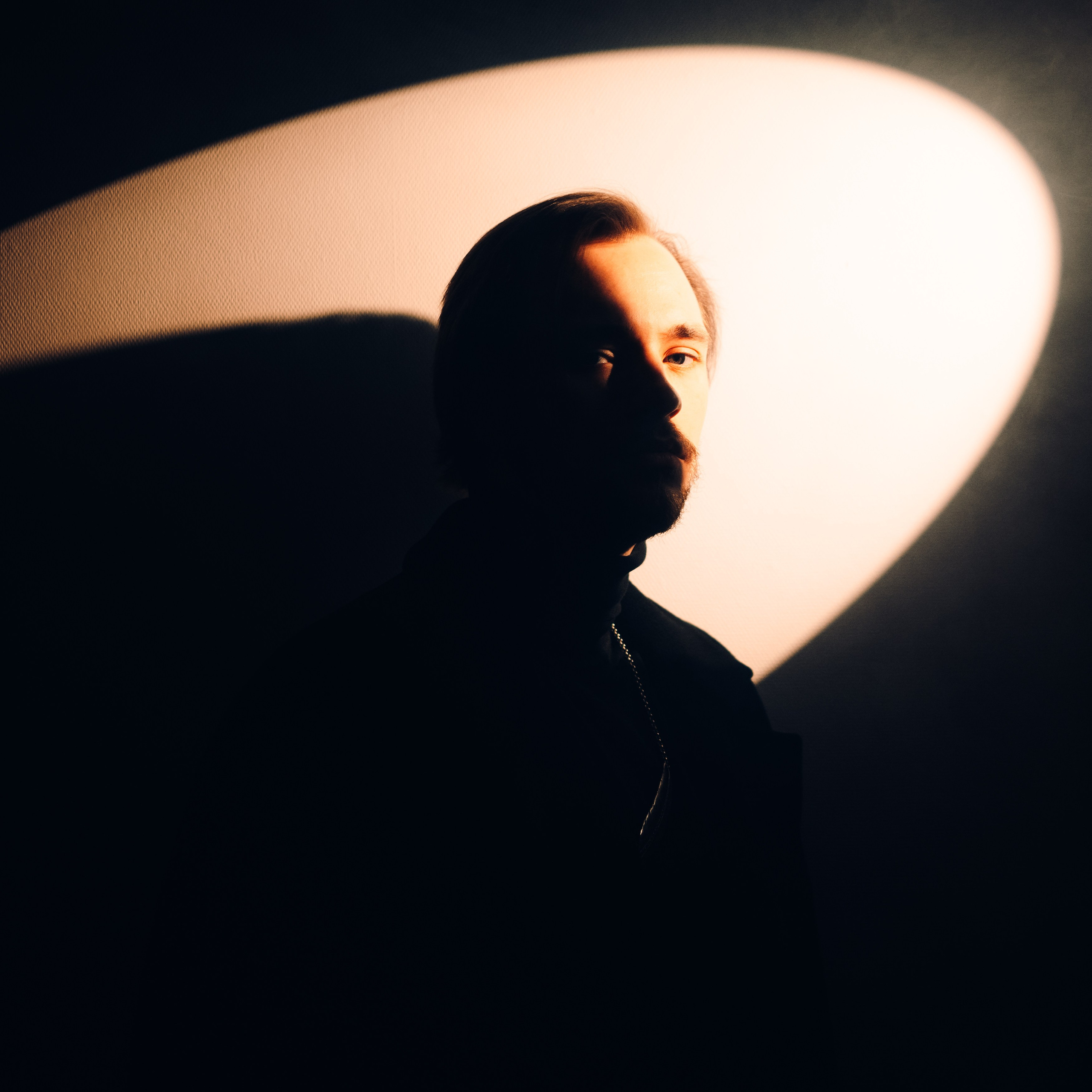 Съёмка для солиста группы в квартире. Фотоведьма Дарья Нечинская