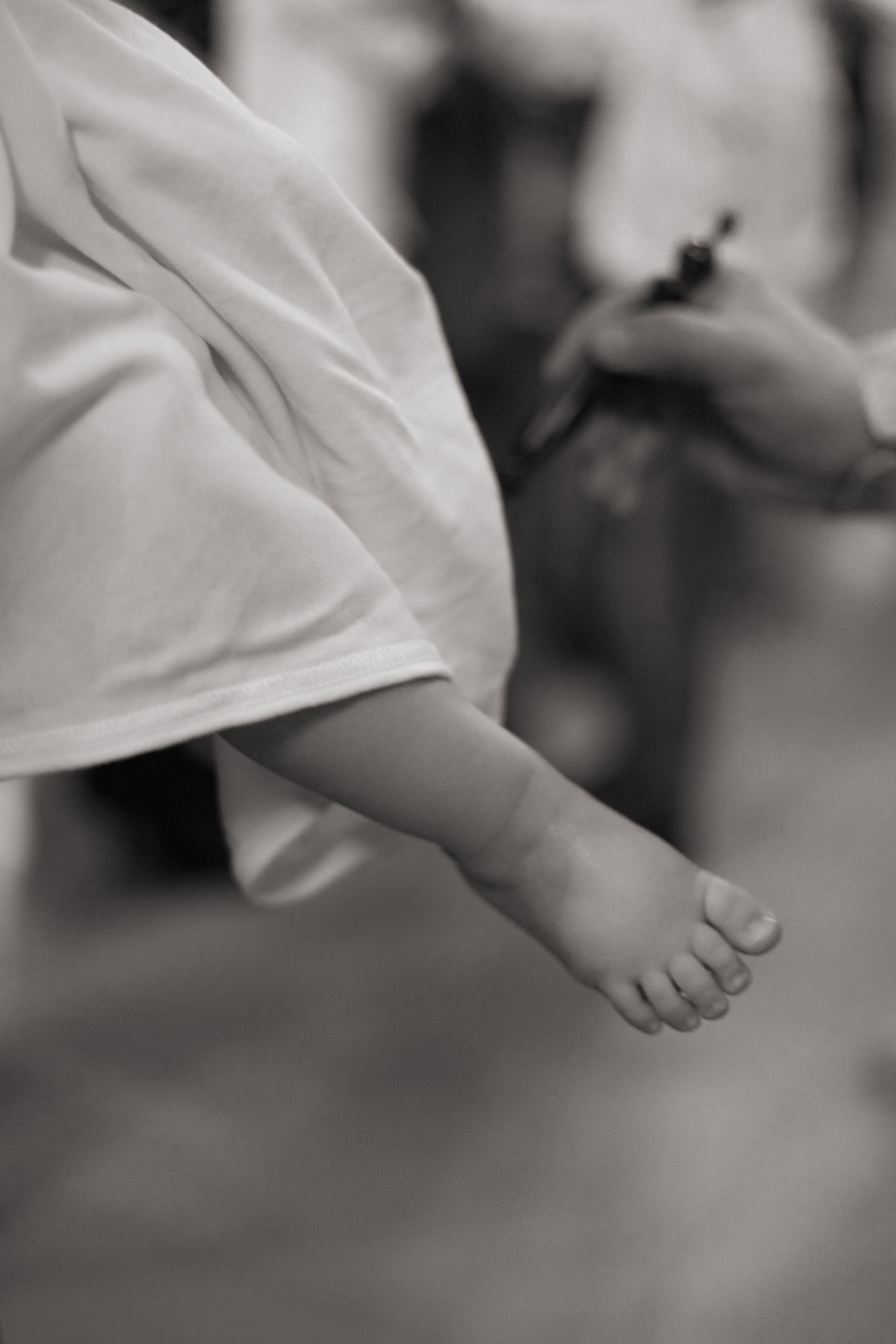 Крещение Миланы в церкви иконы Божией Матери / пасмурная погода. Анастасия Безуглова- свадебный фотограф в Таганроге