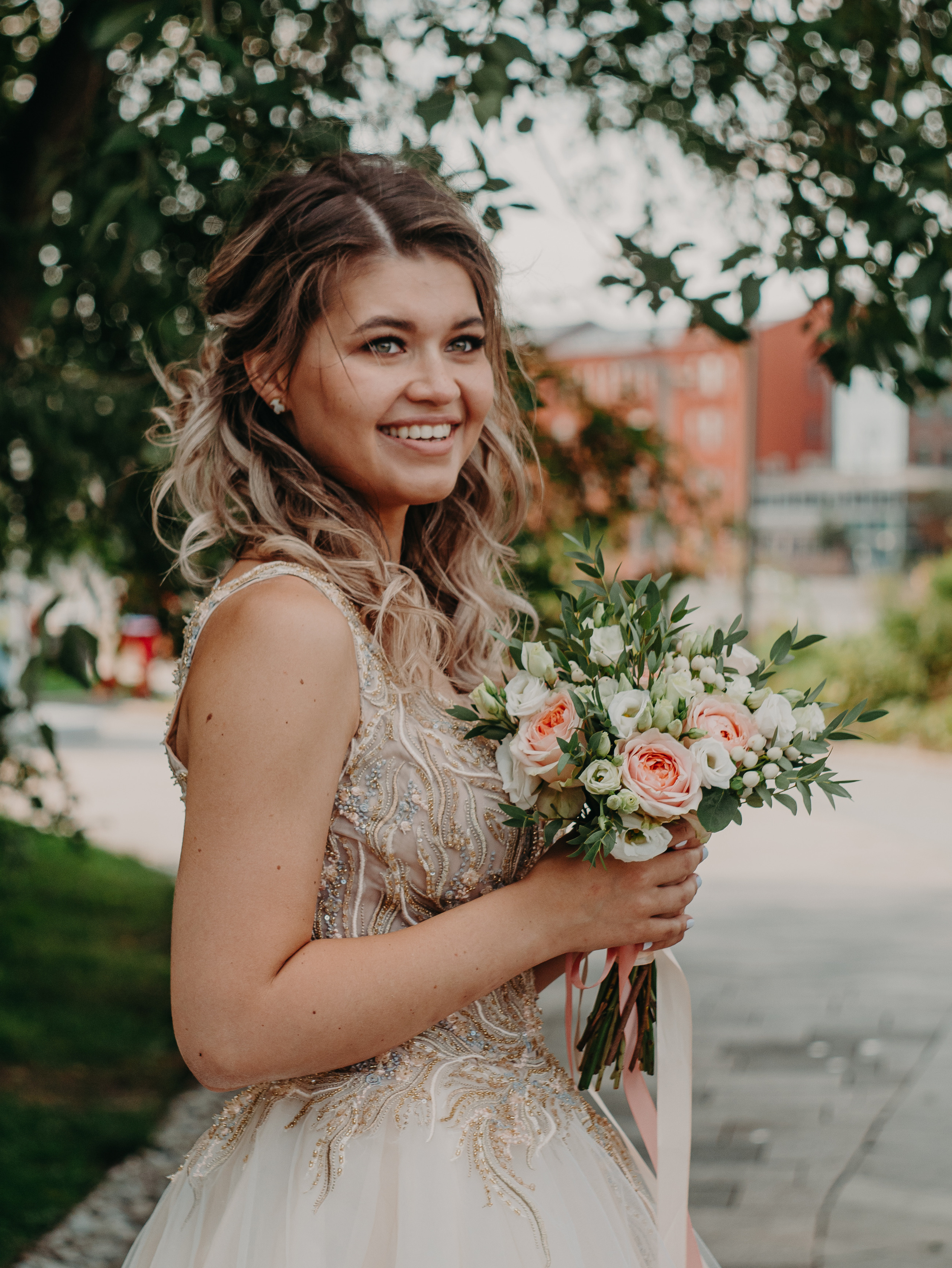 Свадебная съемка на набережной в Москве