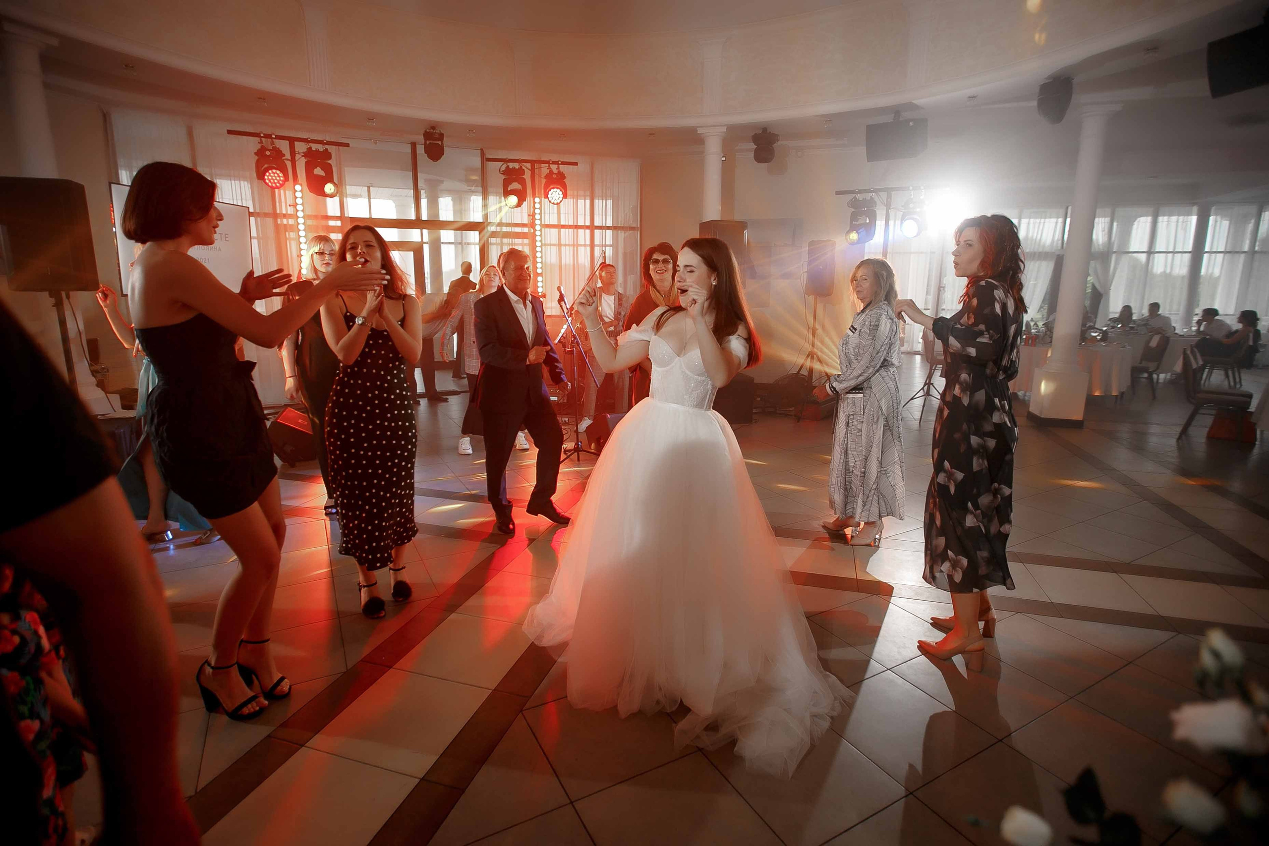 Площадка «Кафе Миллениум». Ваш репортажный фотограф Артемий Антонов