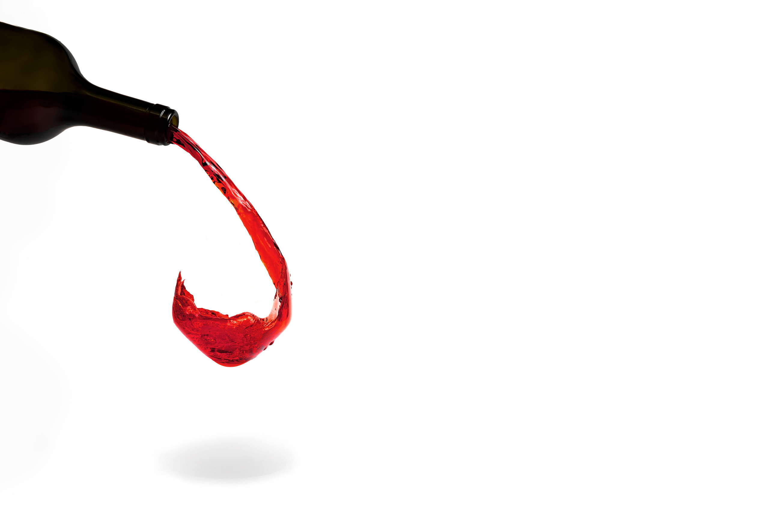 Напитки, стекло, бутылки. Предметный фотограф в Краснодаре Вера Капитанова. Предметная съёмка