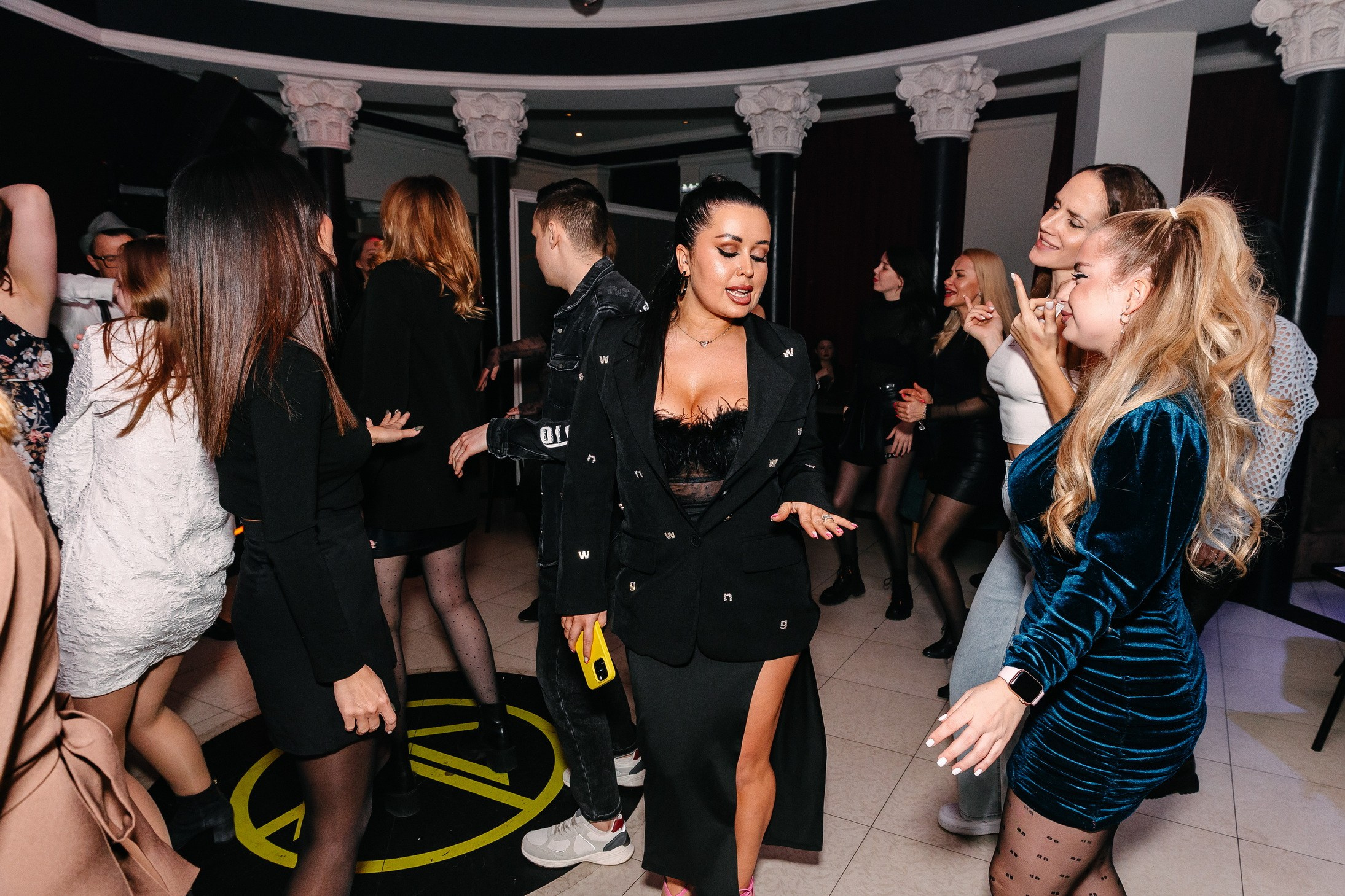 8 марта в лаунж-баре Major 2024. Свадебный, семейный и детский фотограф в Калининграде Елена Кравцова