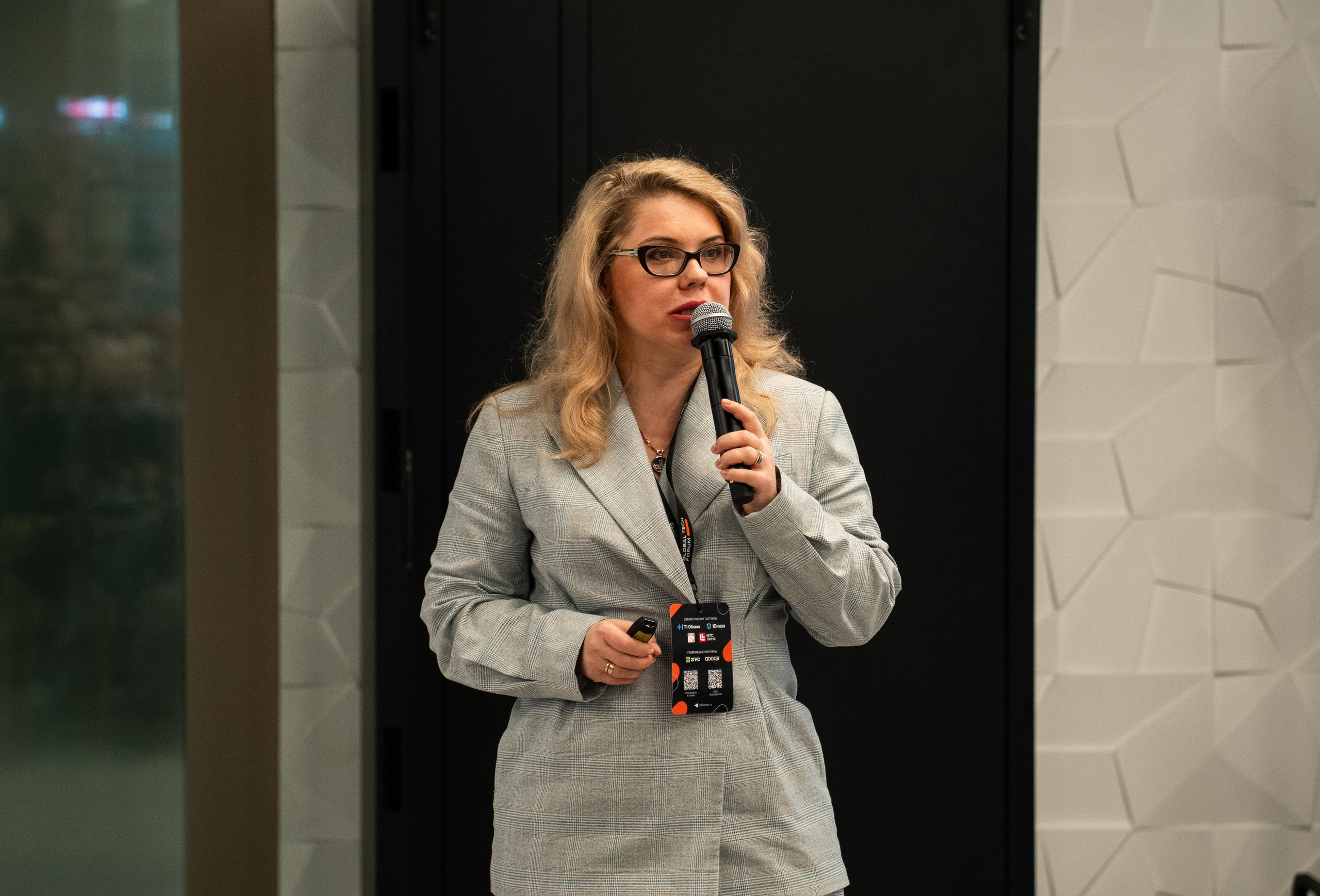 Global Tech Forum 27.03.2026. Коммерческий и художественный фотограф и видеограф в Москве Арсений Тургенев