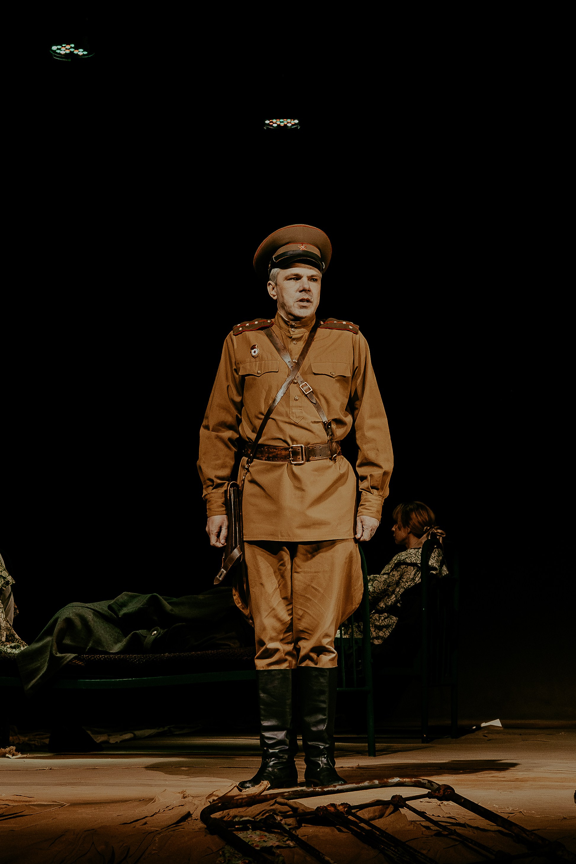 Театр Юного Зрителя " Не покидай меня». Фотограф Марк Файзулин