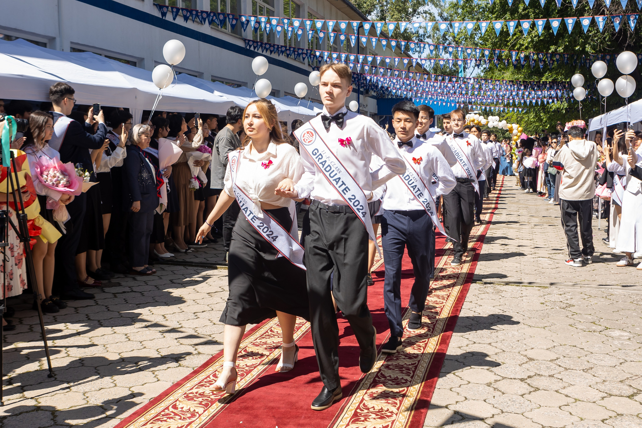 Вручениe | Линейка. Фото и видеосъемка в Алматы