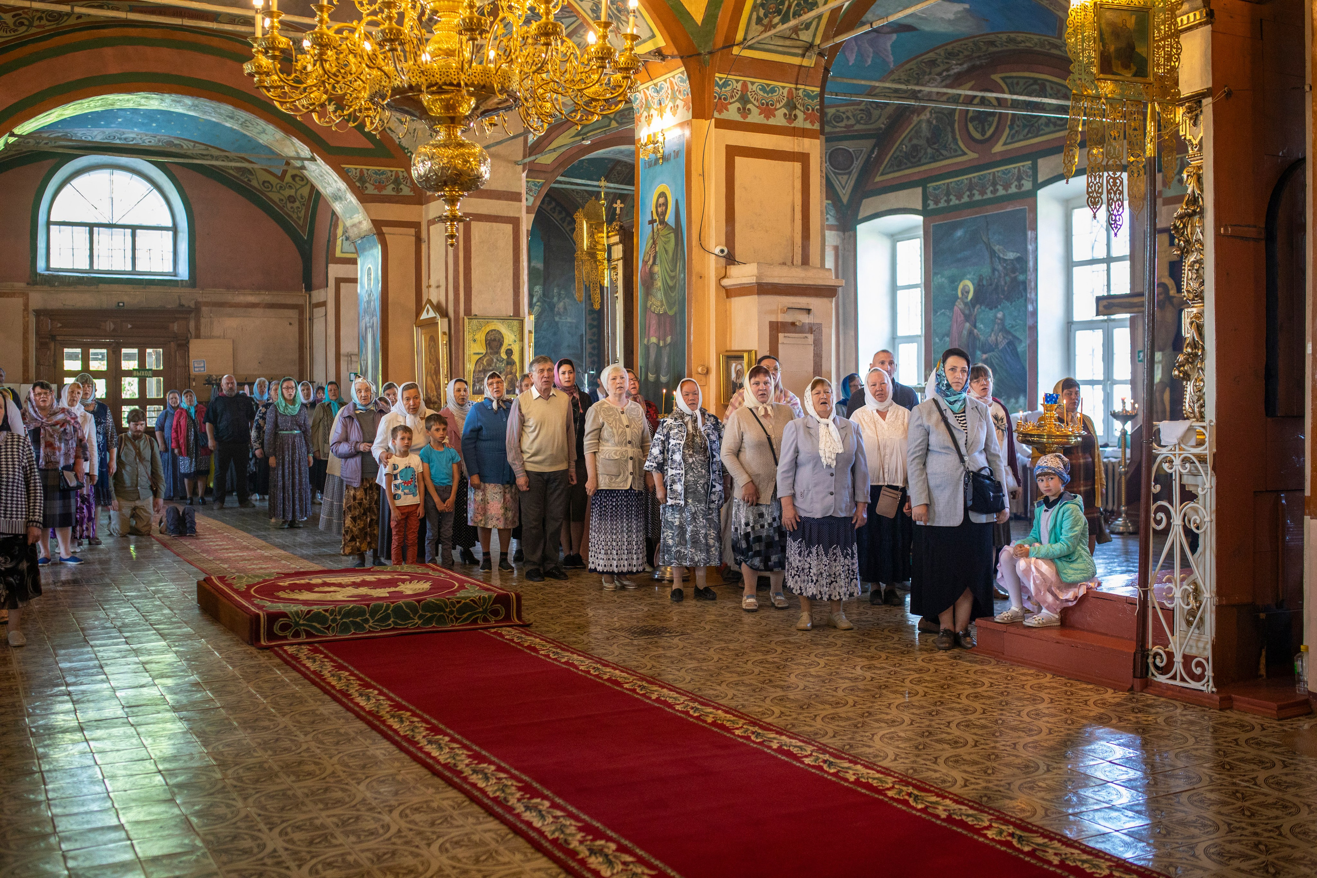 Служба епископа Александровского и Юрьев-Польского Иннокентия. Арт- фотограф Москва