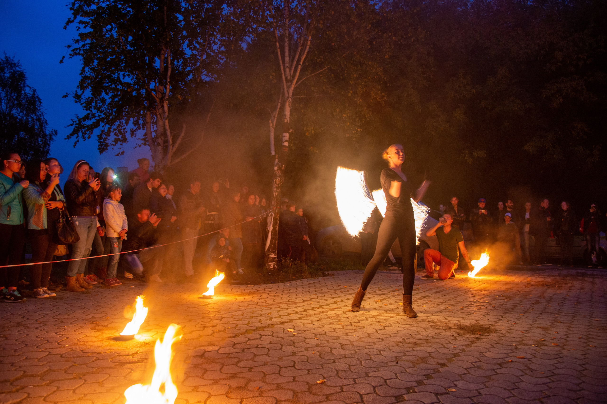 Огненное шоу в Перми. Фотограф Никита Попов. Фотограф Пермь. Фотосессия в фотостудии Перми и на свежем воздухе
